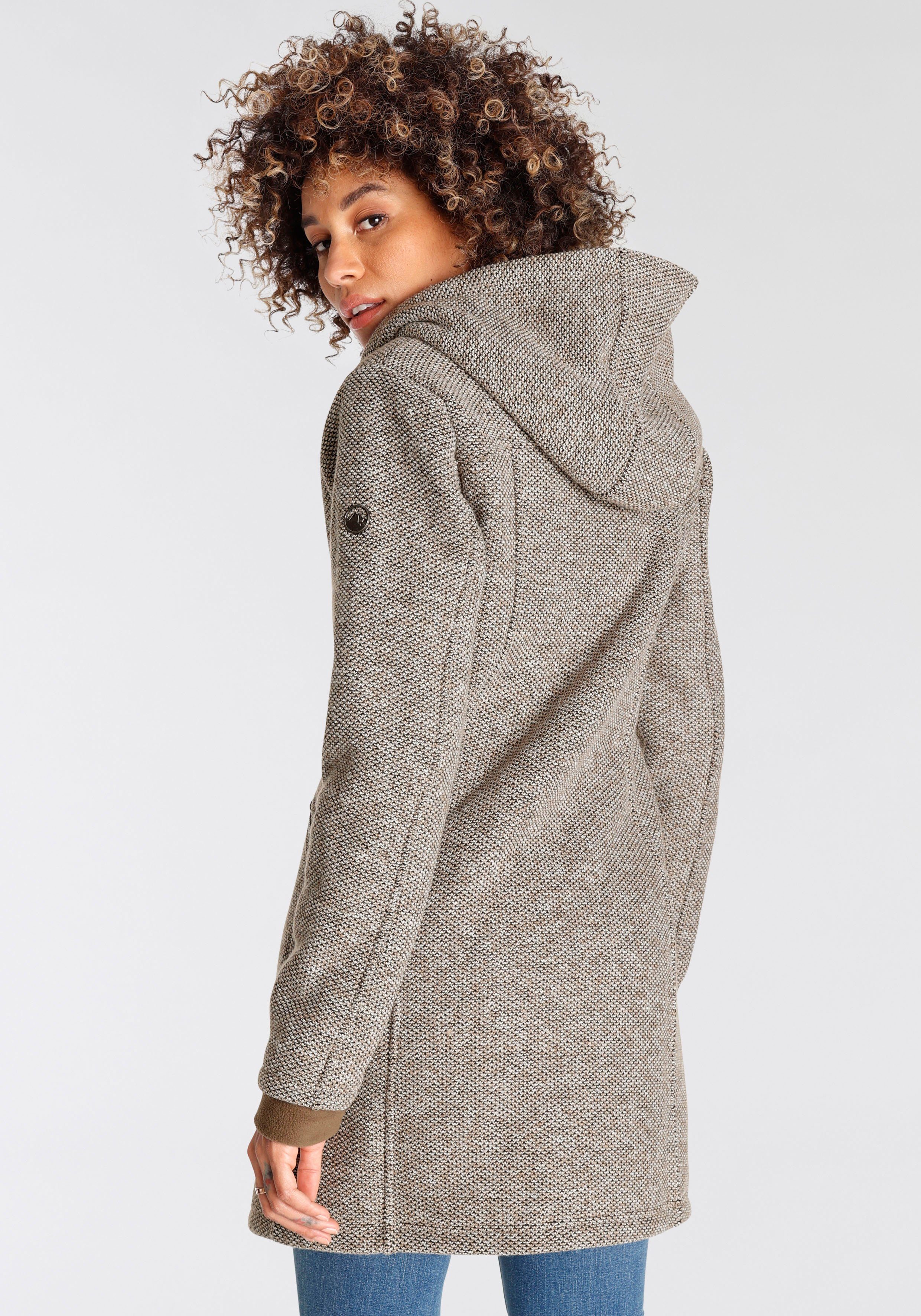 Polarino Strickmantel atmungsaktiv und wärmeisolierend. Strickoptik außen, Fleece innen.