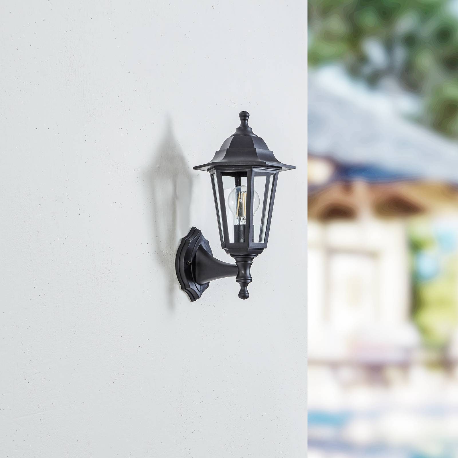 Lindby Außen-Wandleuchte Nane, Kunststoff Schwarz IP44, 1 x 15 W LED