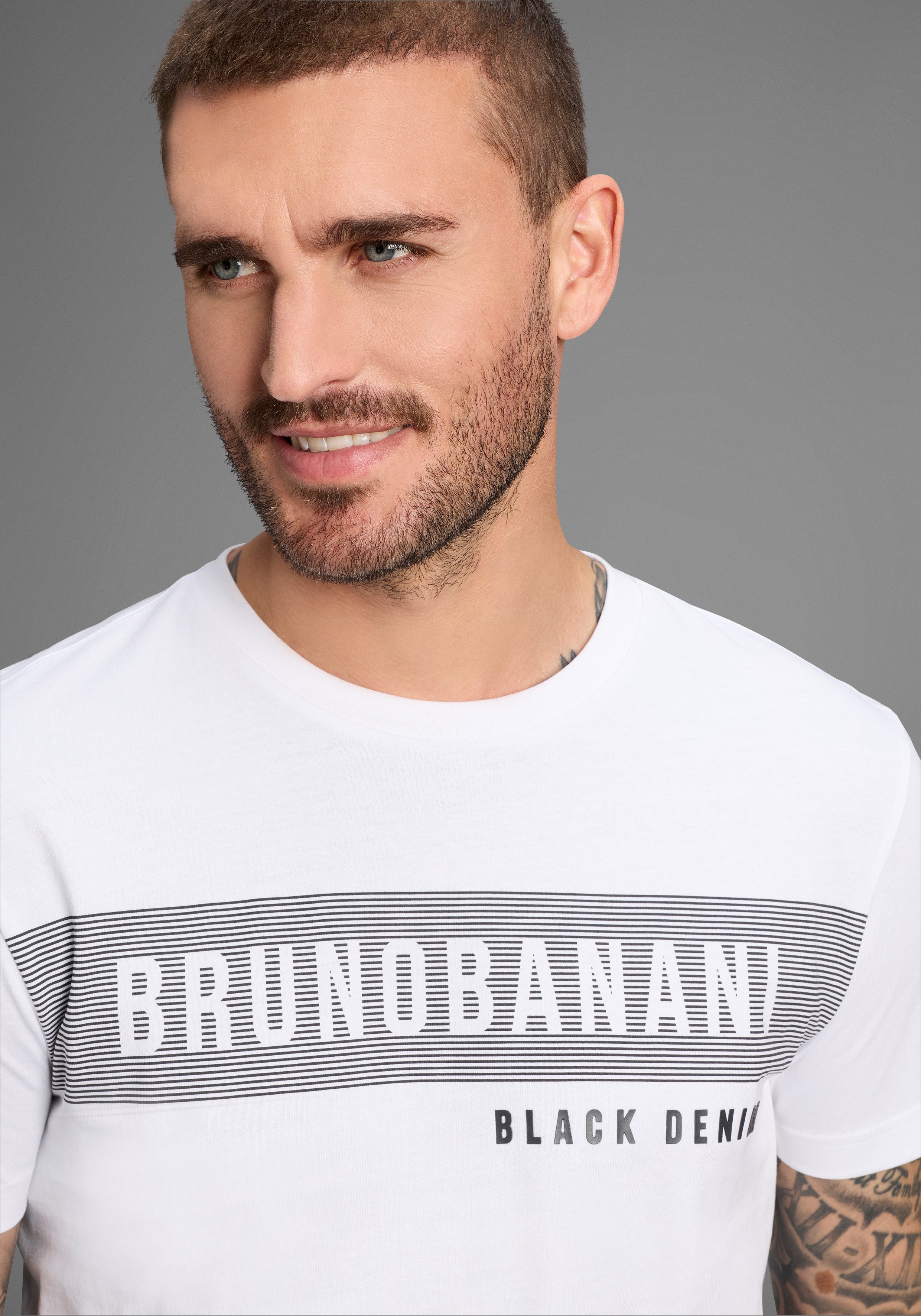 Bruno Banani T-Shirt kurzärmelig, schmal geschnitten, Rundhalsausschnitt – Bild 3 von 5
