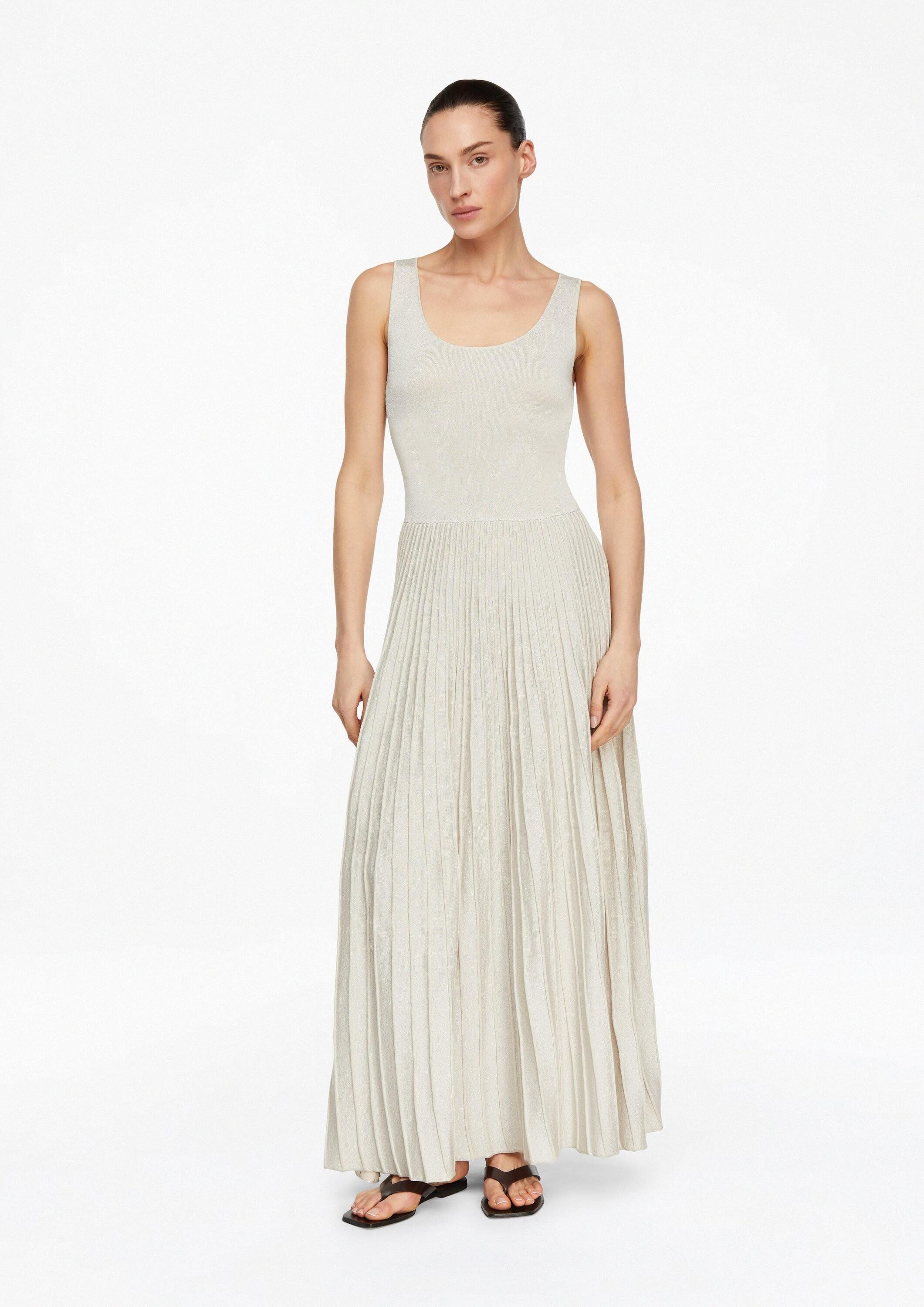 comma Maxikleid Kleid Strickkleid mit Plissée-Rock aus Glitzergarn