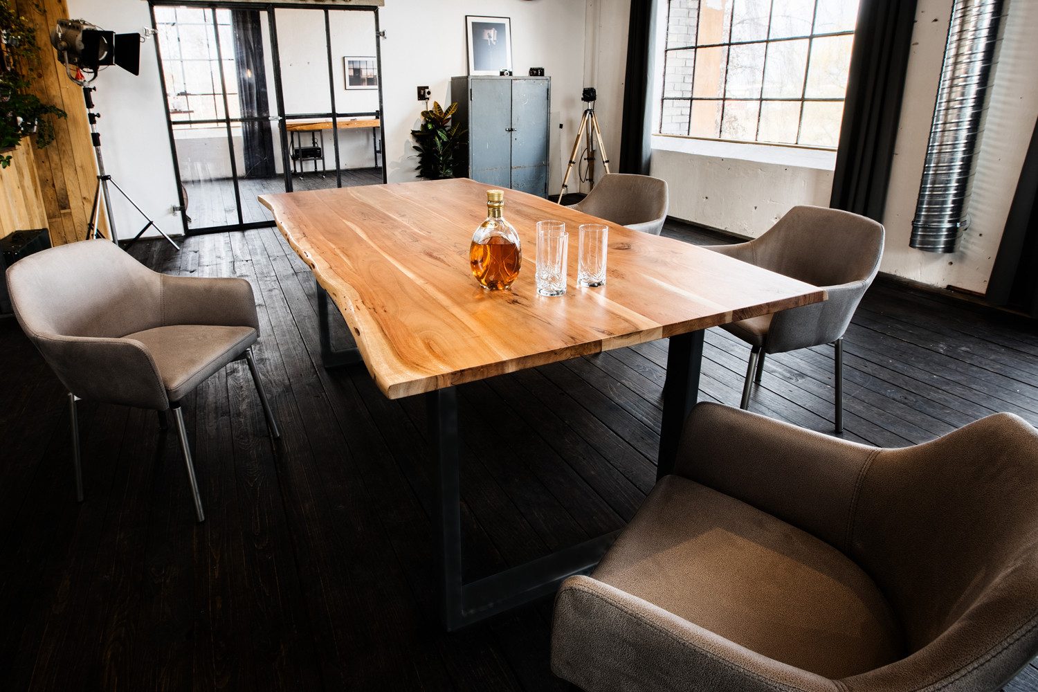 KAWOLA Baumkantentisch LORE, Esstisch massiv natürliche Baumkante verschied günstig online kaufen