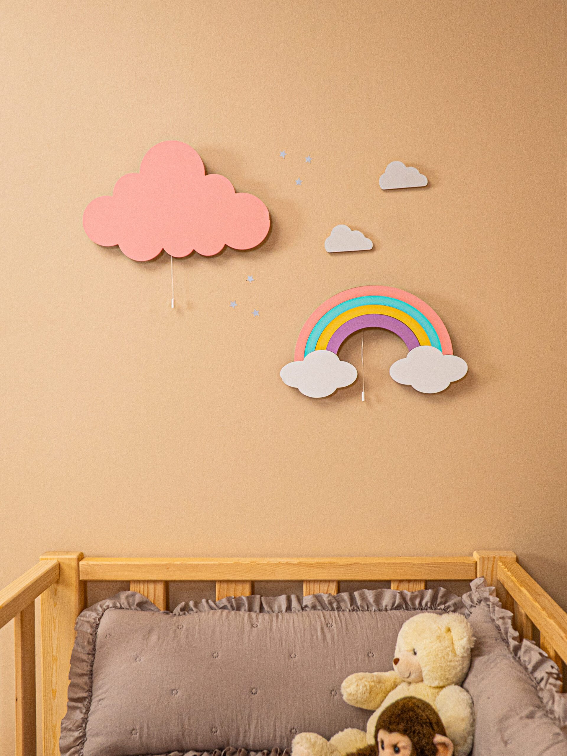 COZYCOLLECTIONS LED Wandleuchte Handbemalte LED-Wandleuchte Regenbogen + Rosa Wolke in Holzoptik, LED, Warmweiß, Montessori-Design: ruhige Formen, warmes LED, kabellos