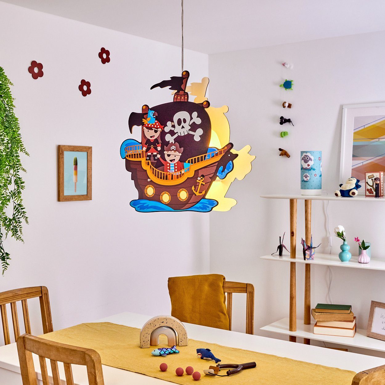 hofstein Pendelleuchte »Roncolongo« bunte Hängelampe mit Piraten-Motiv aus günstig online kaufen