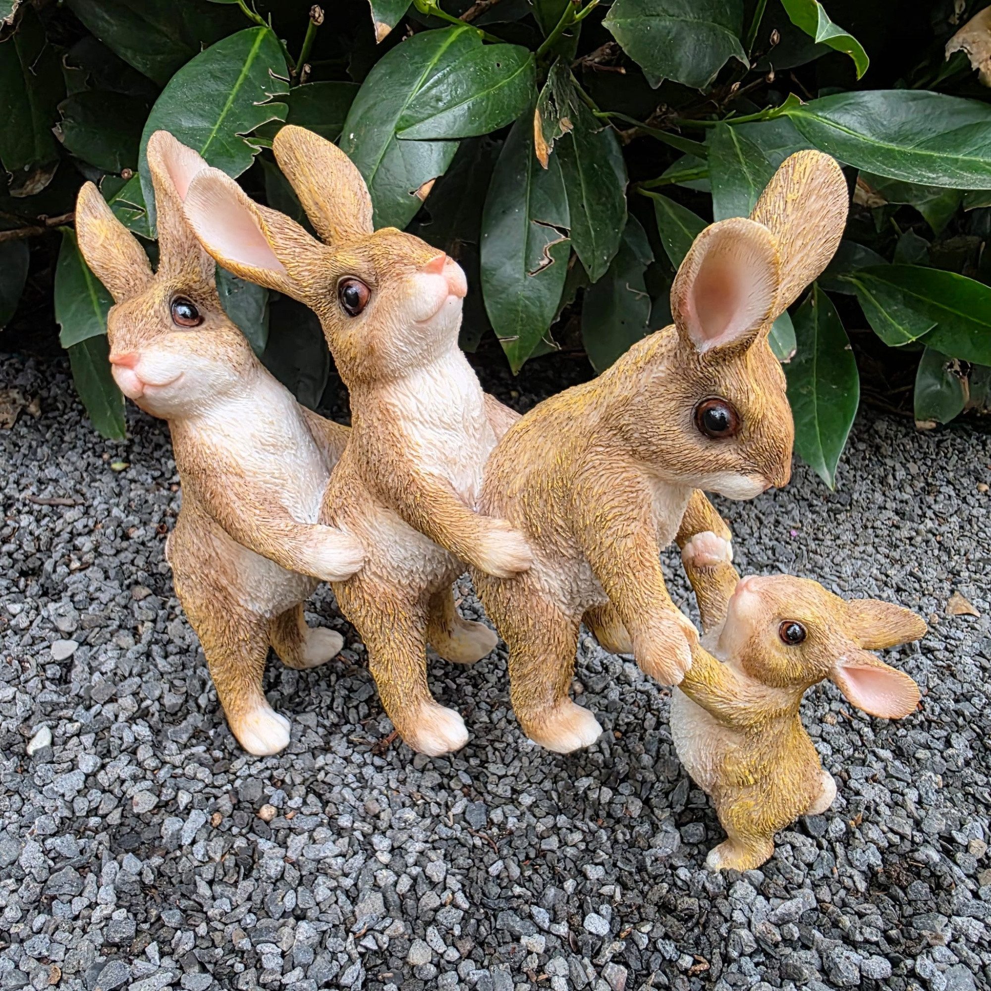 Aspinaworld Gartenfigur Hasen Familie Figur 25 cm – für Pflanzfläche