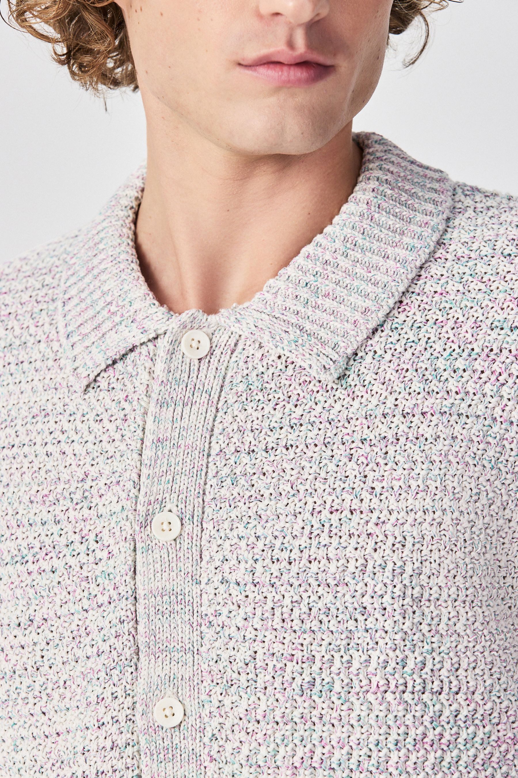 Next Kurzarmhemd Regular Fit Strickhemd mit Drehdetail (1-tlg) – Bild 5 von 5