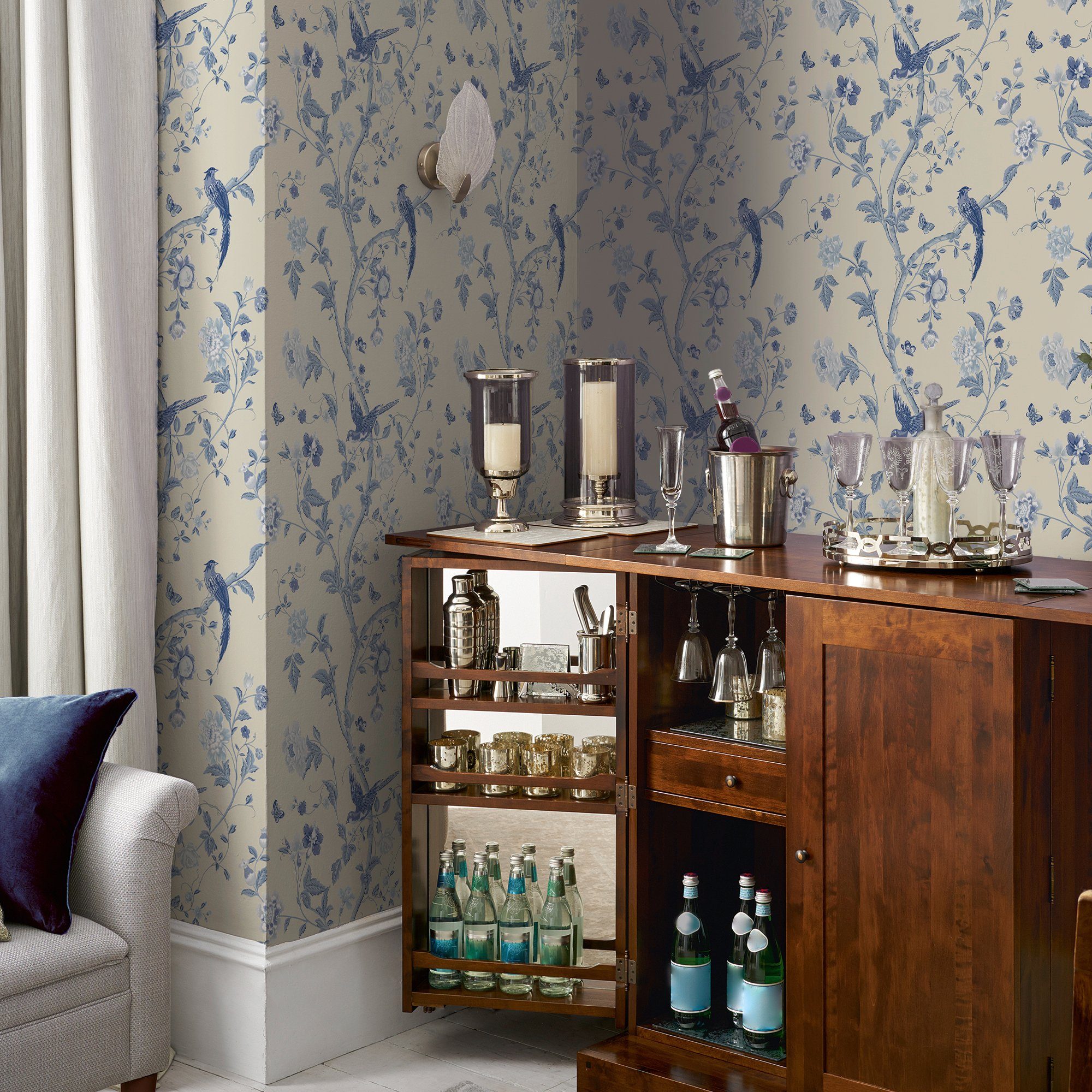 LAURA ASHLEY Vliestapete Summer Palace, gemustert, FSC® zertifiziert, mit lebhaftem Druck, 10 Meter Länge