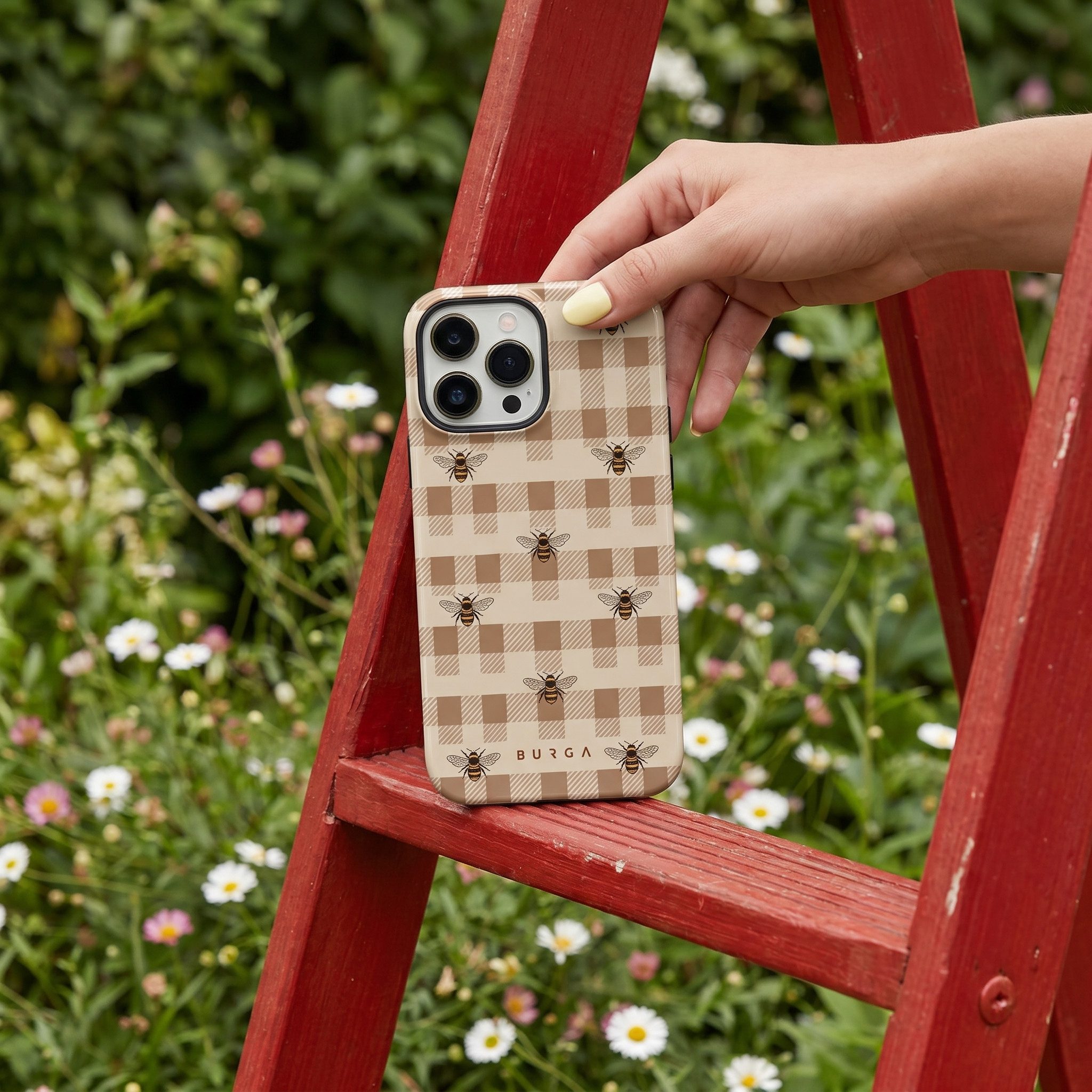 BURGA Backcover Burga Tough Back Cover MagSafe Apple iPhone 16 - Honeycomb
