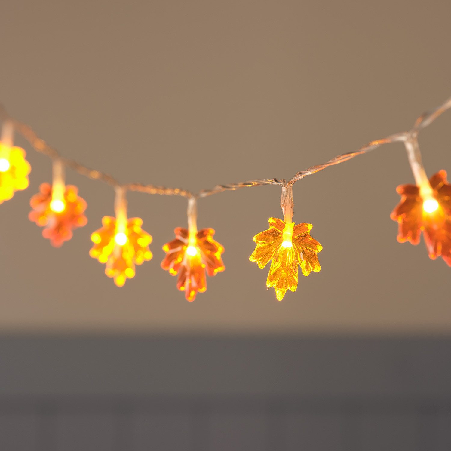Lights4fun LED-Lichterkette 20er Ahornblatt LED-Lichterkette mit Timer Orange