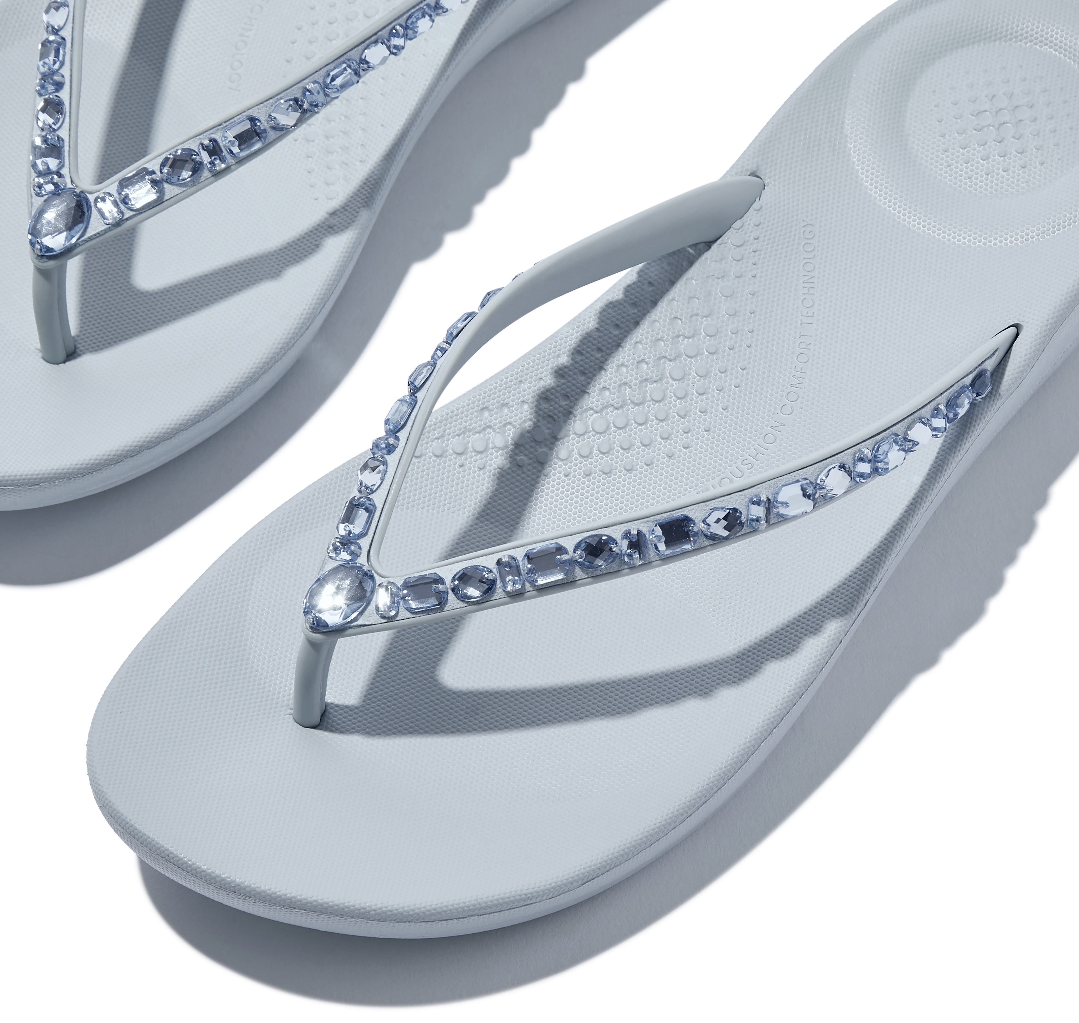Fitflop iQUSHION MULTI-CRYSTAL Zehentrenner, Sandale, Flats, Pool Slides mit Schmucksteinen verziert