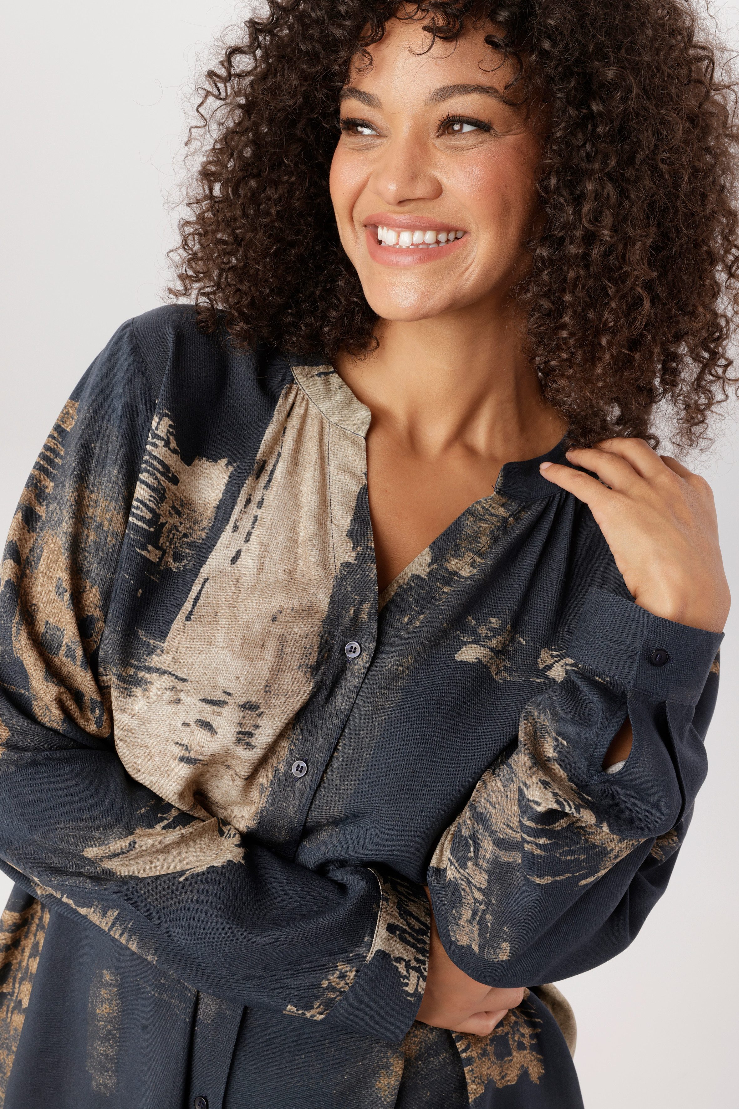 Aniston PLUS Longbluse extravagant bedruckt - NEUE KOLLEKTION – Bild 3 von 5