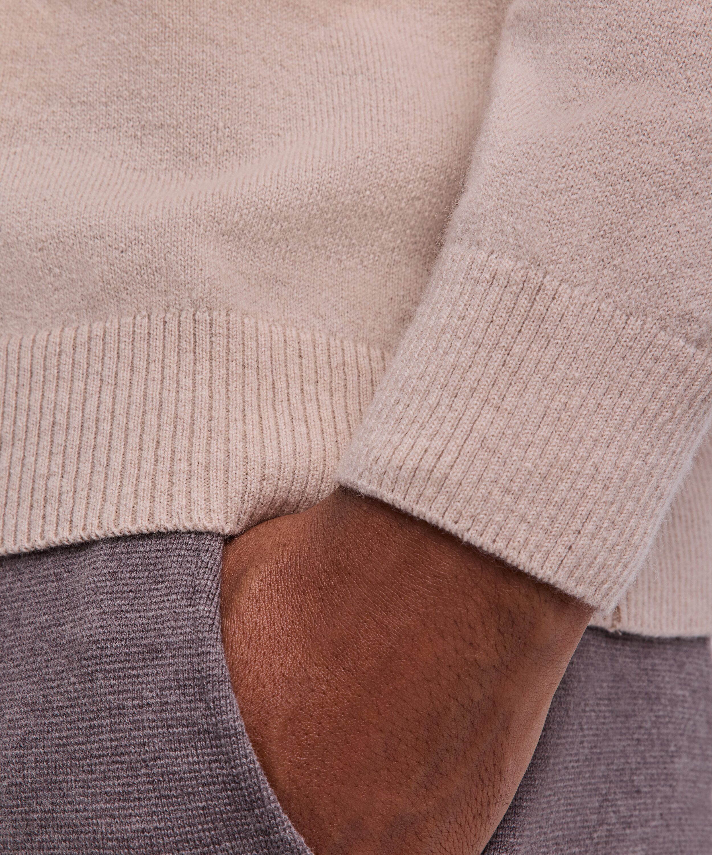 FALKE Strickpullover Pure Lambswool Pullover aus extrafeiner Lambswool (1-tlg) aus extrafeiner Lambswool