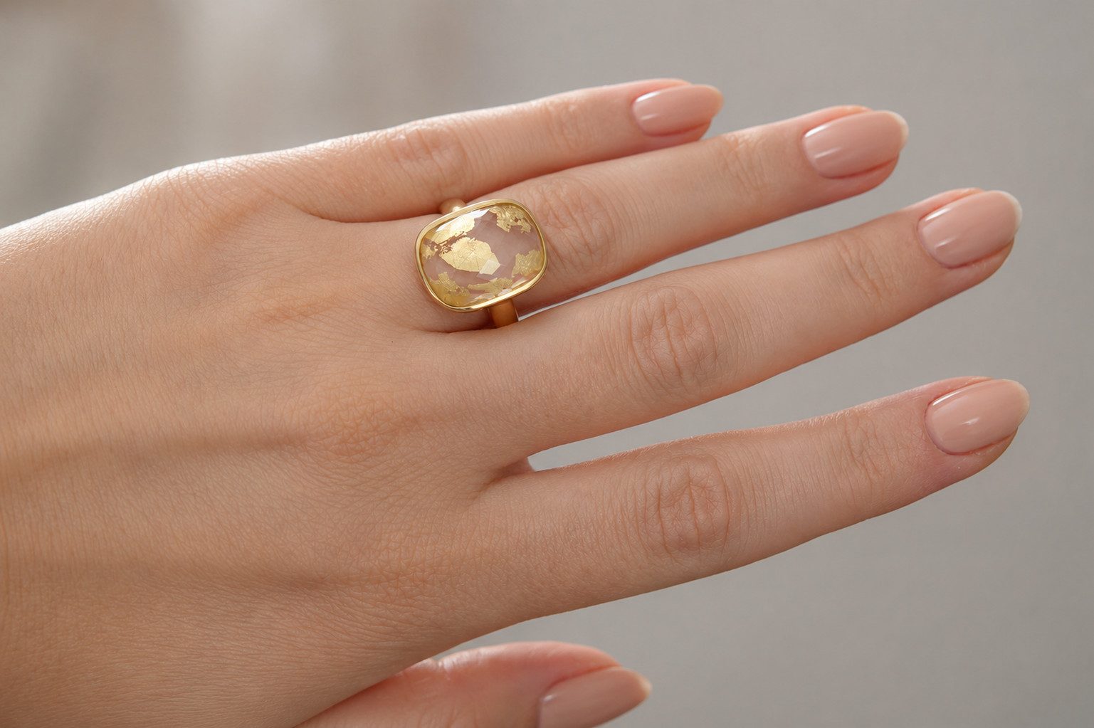 Sogni d'oro Fingerring "Goldmosaik" mit Bergkristall Blattgold Komposition, Silber 925 vergoldet