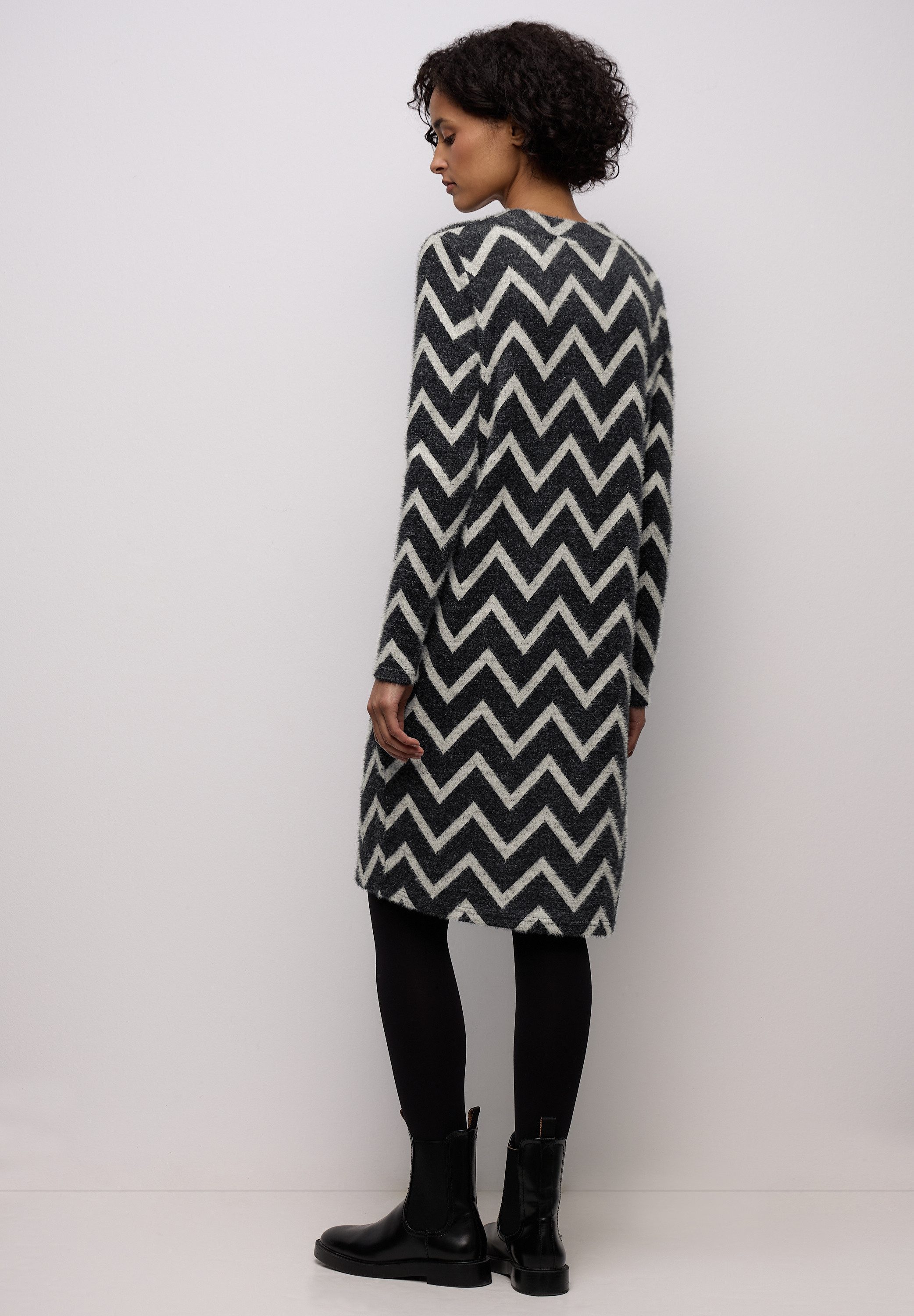 STREET ONE Midikleid mit grafischem Muster günstig online kaufen