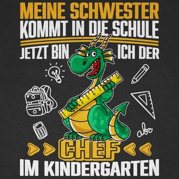 Shirtracer T-Shirt Meine Schwester kommt in die Schule - Jetzt bin ich der Chef im Kinder Hallo Kindergarten