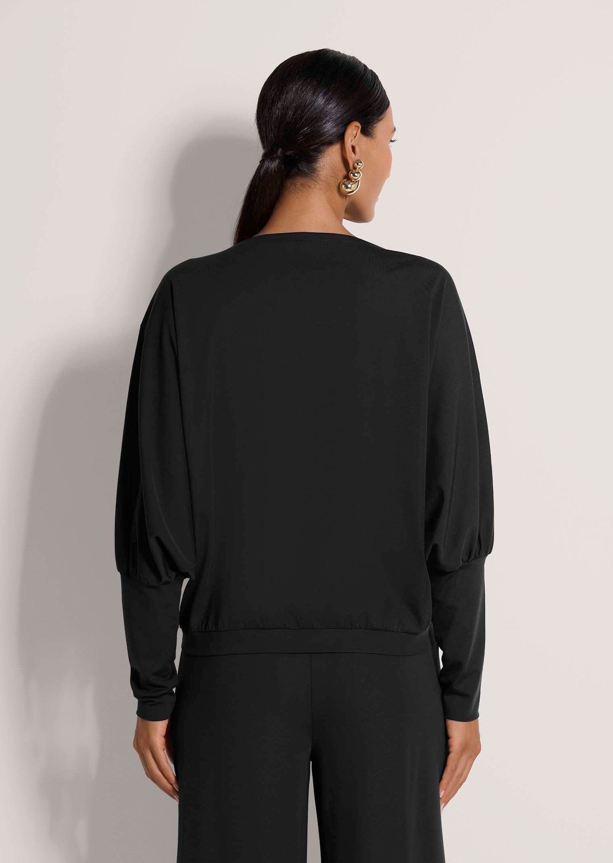 MADELEINE Langarmshirt Lockeres Longsleeve mit Fledermausärmeln Elegantes Shirt mit U-Boot-Ausschnitt mit Elasthan-Anteil