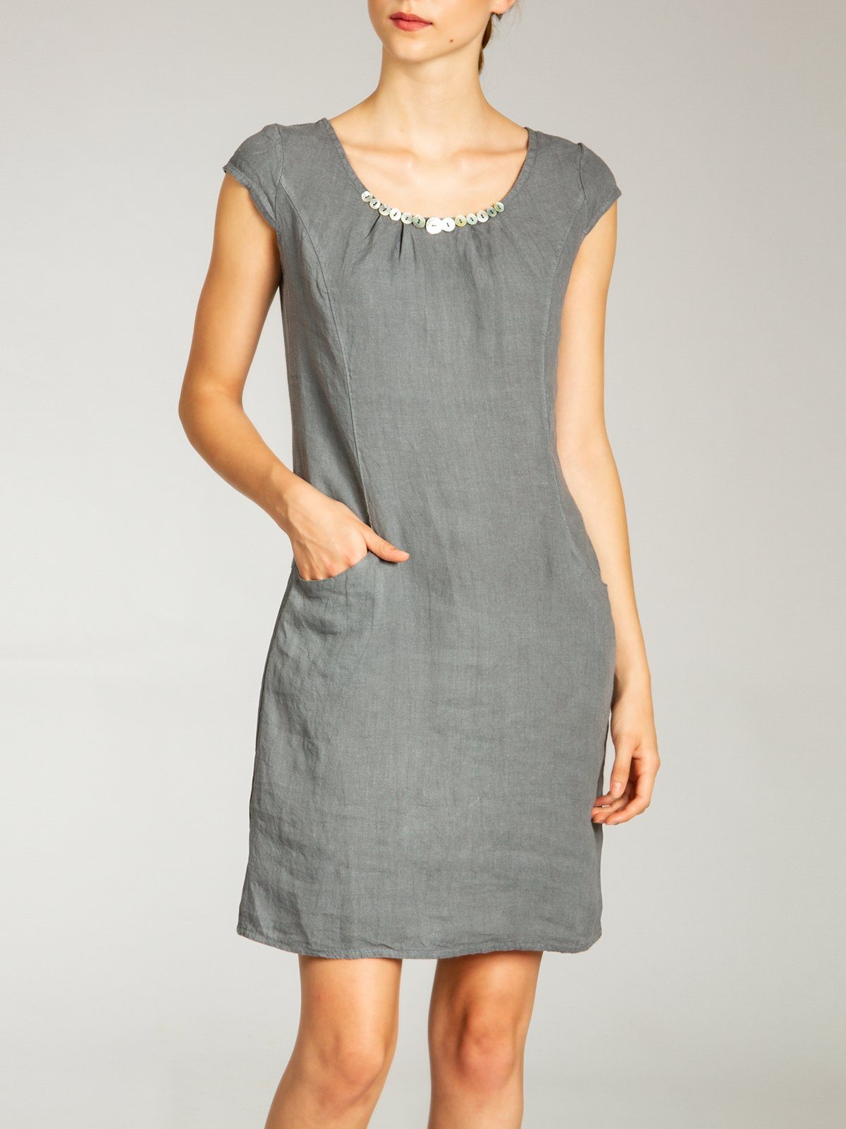 Caspar Sommerkleid SKL018 knielanges Damen Sommer Leinenkleid mit Perlmutt Knöpfe Dekor figurumspielender Schnitt, luftig leicht, angenehm kühlend