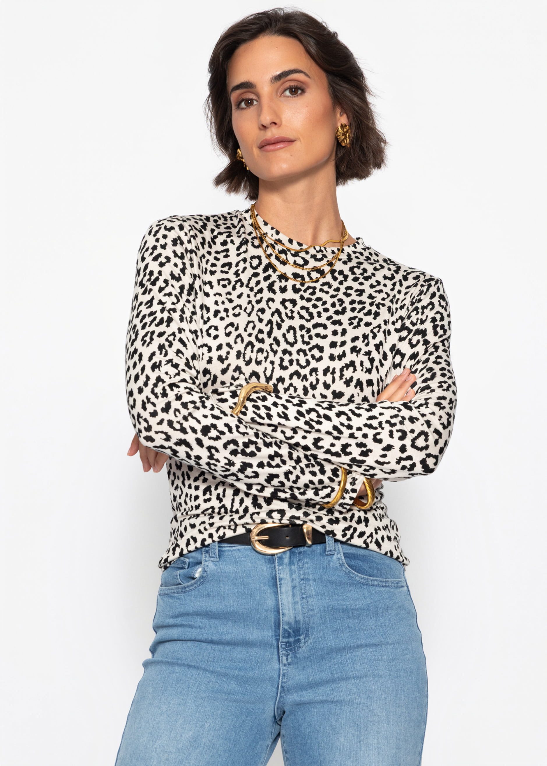 SASSYCLASSY Langarmshirt Rundhalsshirt mit Leo-Print für Damen Körpernah geschnittenes Shirt mit Rundhals und Animalprint in Beige
