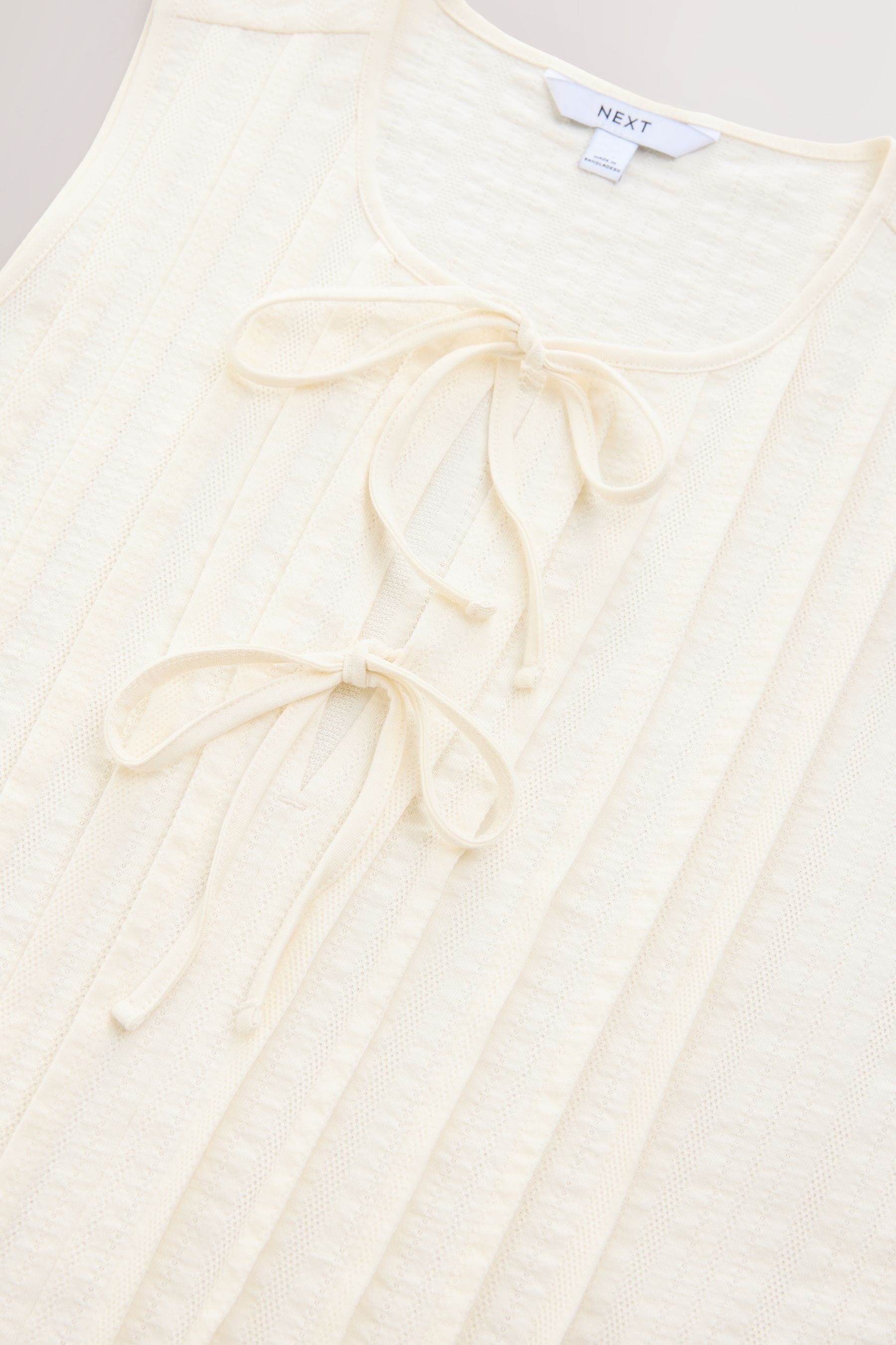 Next Blusentop Ärmelloses Biesenoberteil zum Binden, Kurzgröße (1-tlg)