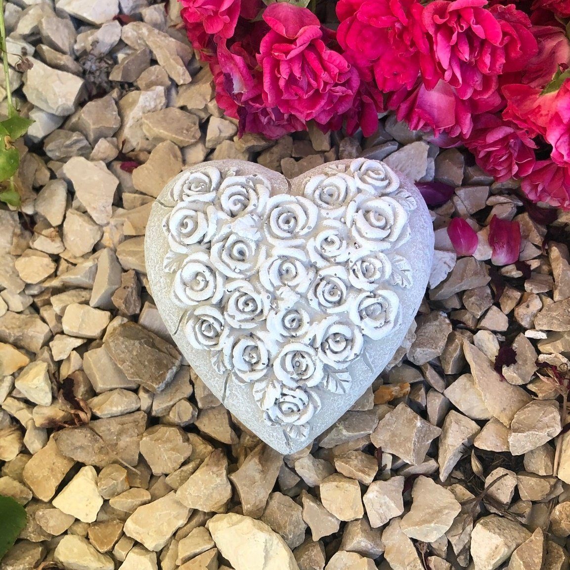 Radami Gartenfigur Herz Rosenherz Rosenbouquet Grabherz günstig online kaufen