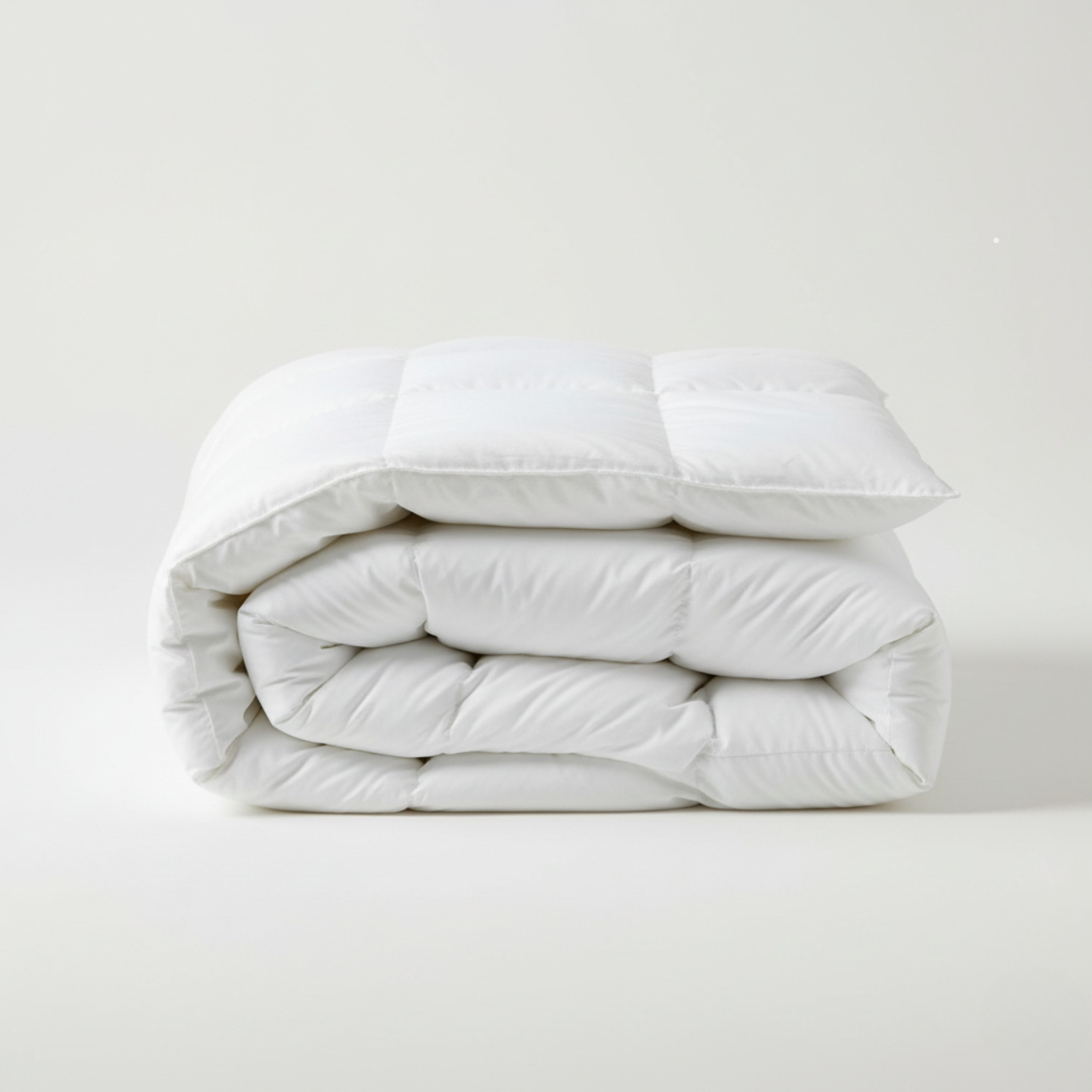 CALMONT Daunenbettdecke Daunendecke "Royal", Luxus Daunenbettdecke Winter, Füllung: 100% franzäsische Entendaune, Klasse 1 (Bauschkraft: 800 CUIN), neu, Luxuriöse Bauschkraft für maximalen Schlafkomfort