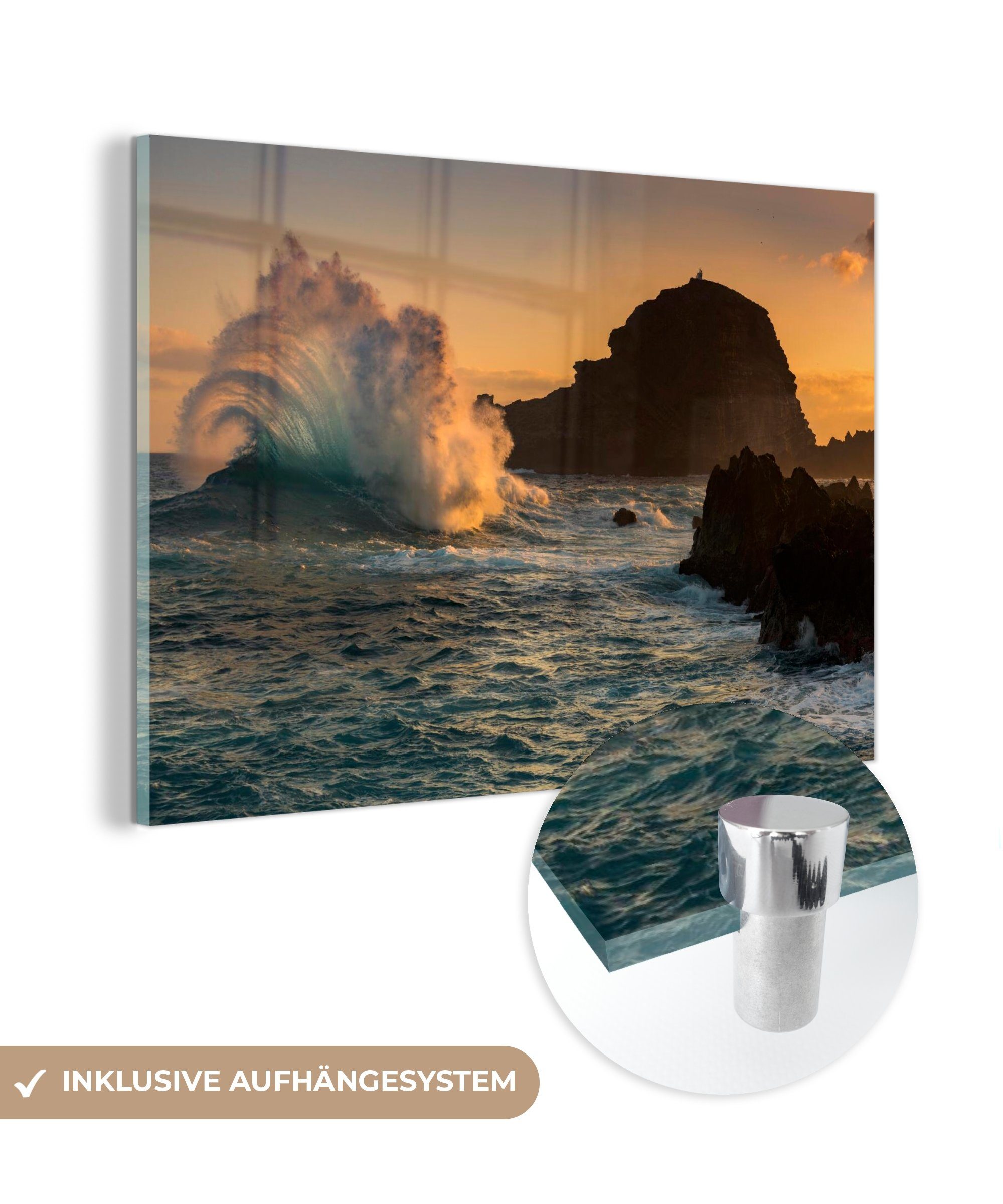 MuchoWow Acrylglasbild Ein schönes Foto einer Welle, die auf Madeira an Land gespült wird, (1 St), Acrylglasbilder Wohnzimmer & Schlafzimmer