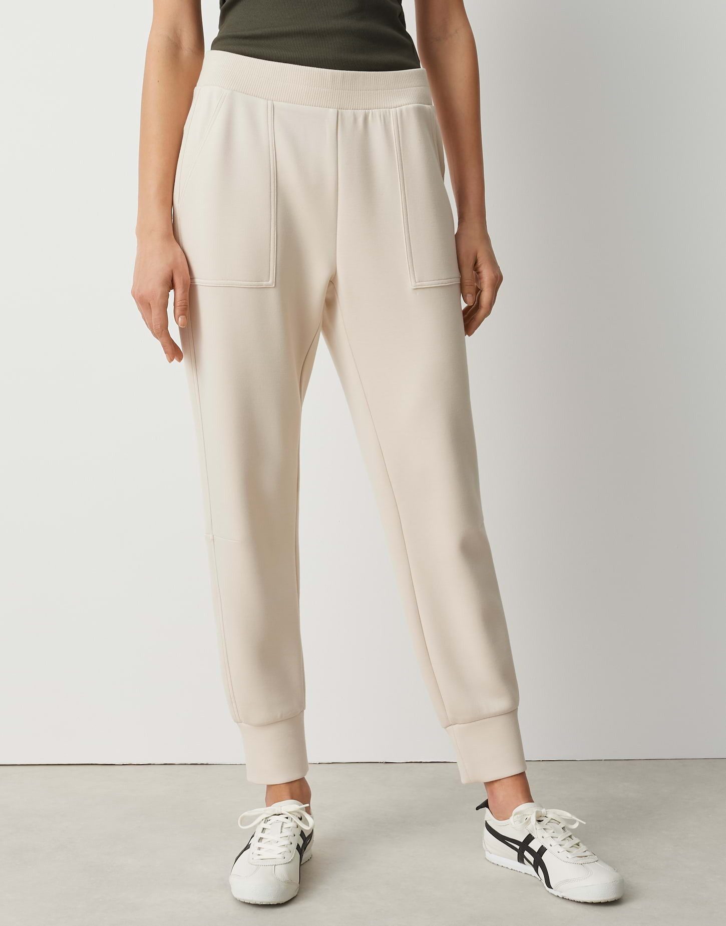 OPUS Stoffhose MYHA CLUB mit samtiger Optik Schmal zulaufendes Bein, angera günstig online kaufen