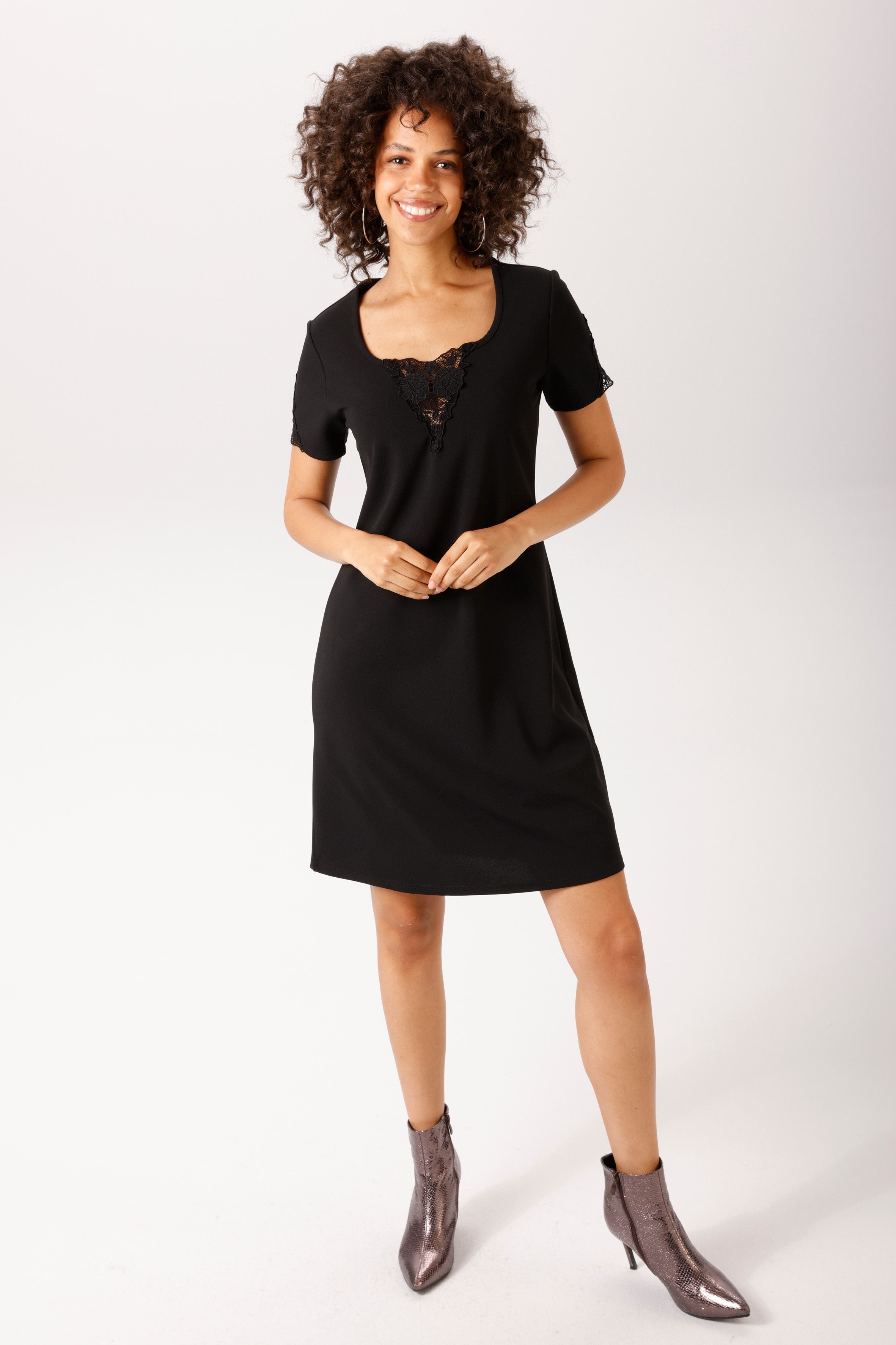 Aniston CASUAL Minikleid mit raffinierten Spitzeneinsätzen - NEUE KOLLEKTION