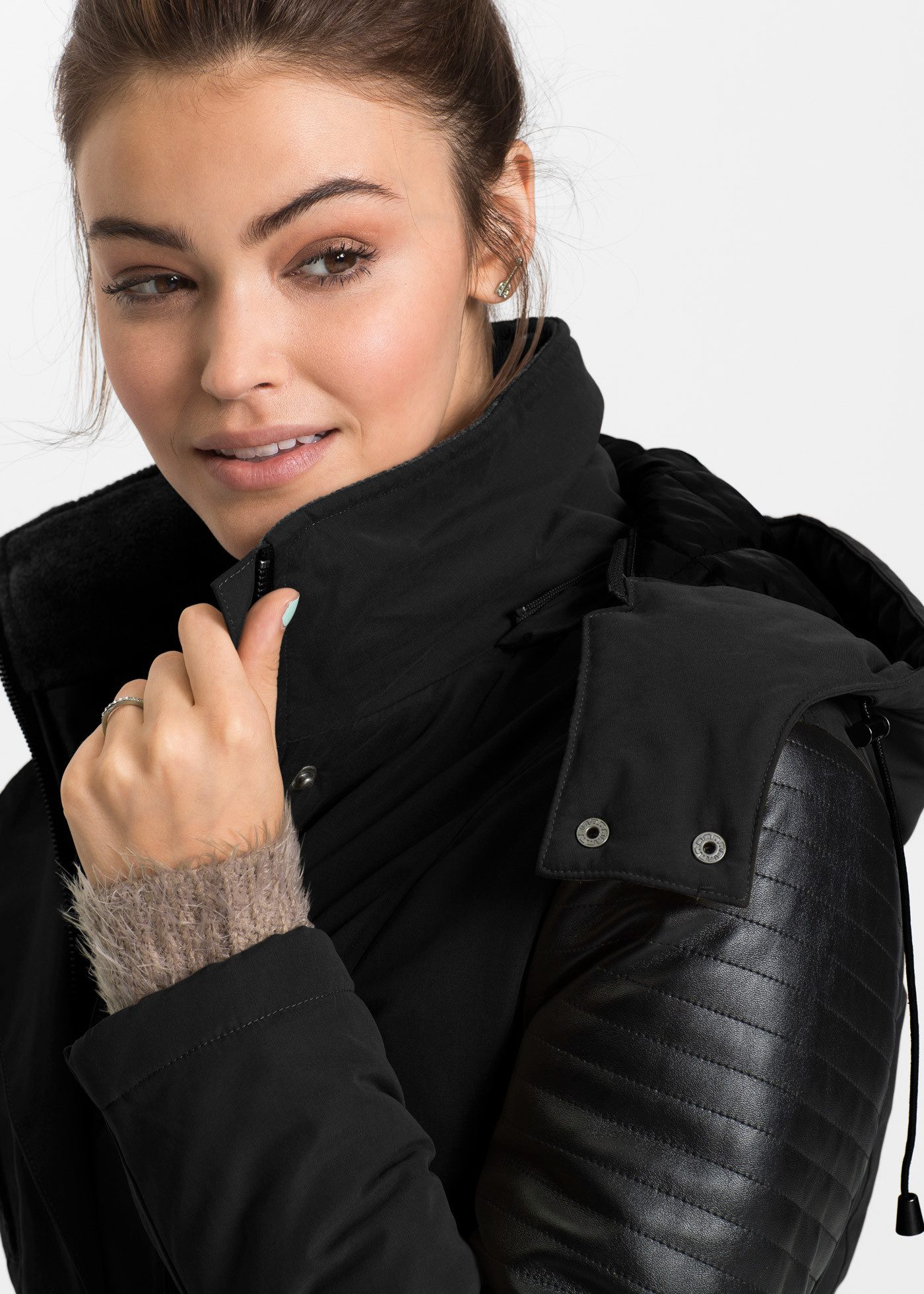 bonprix Langjacke lockerer loose fit, mit großer abnehmbarer Kapuze, hoher Stehkragen