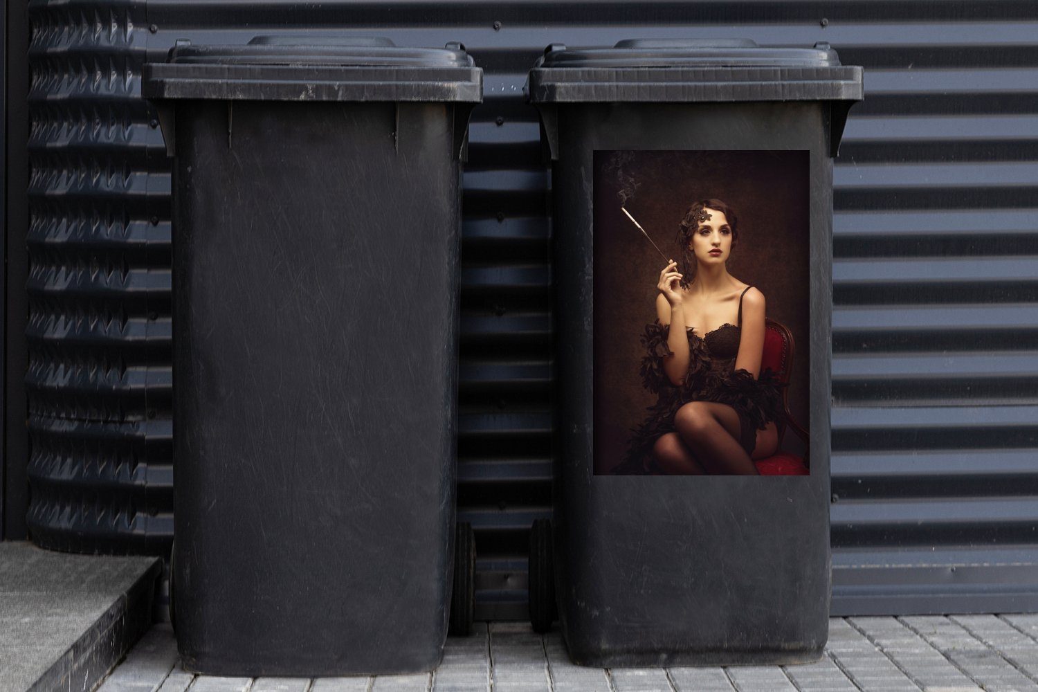 MuchoWow Mülleimer-aufkleber, Frau Mülltonne, raucht Sticker, Wandsticker St), Container, (1 Abfalbehälter Zigarette