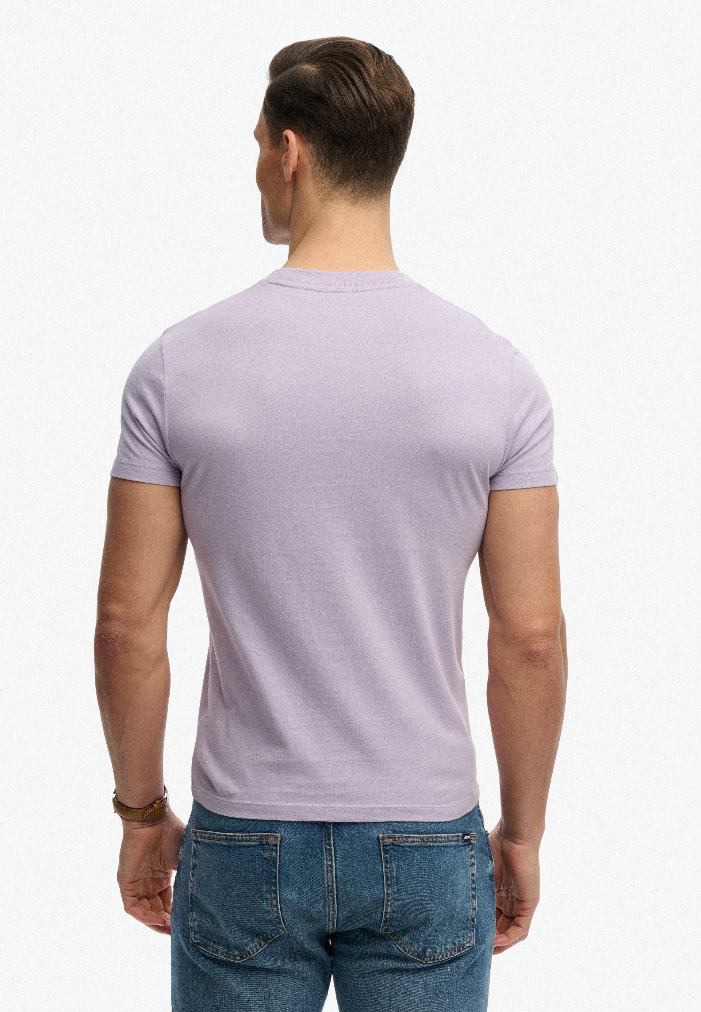 Superdry Rundhalsshirt ESSENTIAL LOGO EMB TEE aus Baumwolle und Single Jersey, Slim Fit, Kurzarm, hüftlang