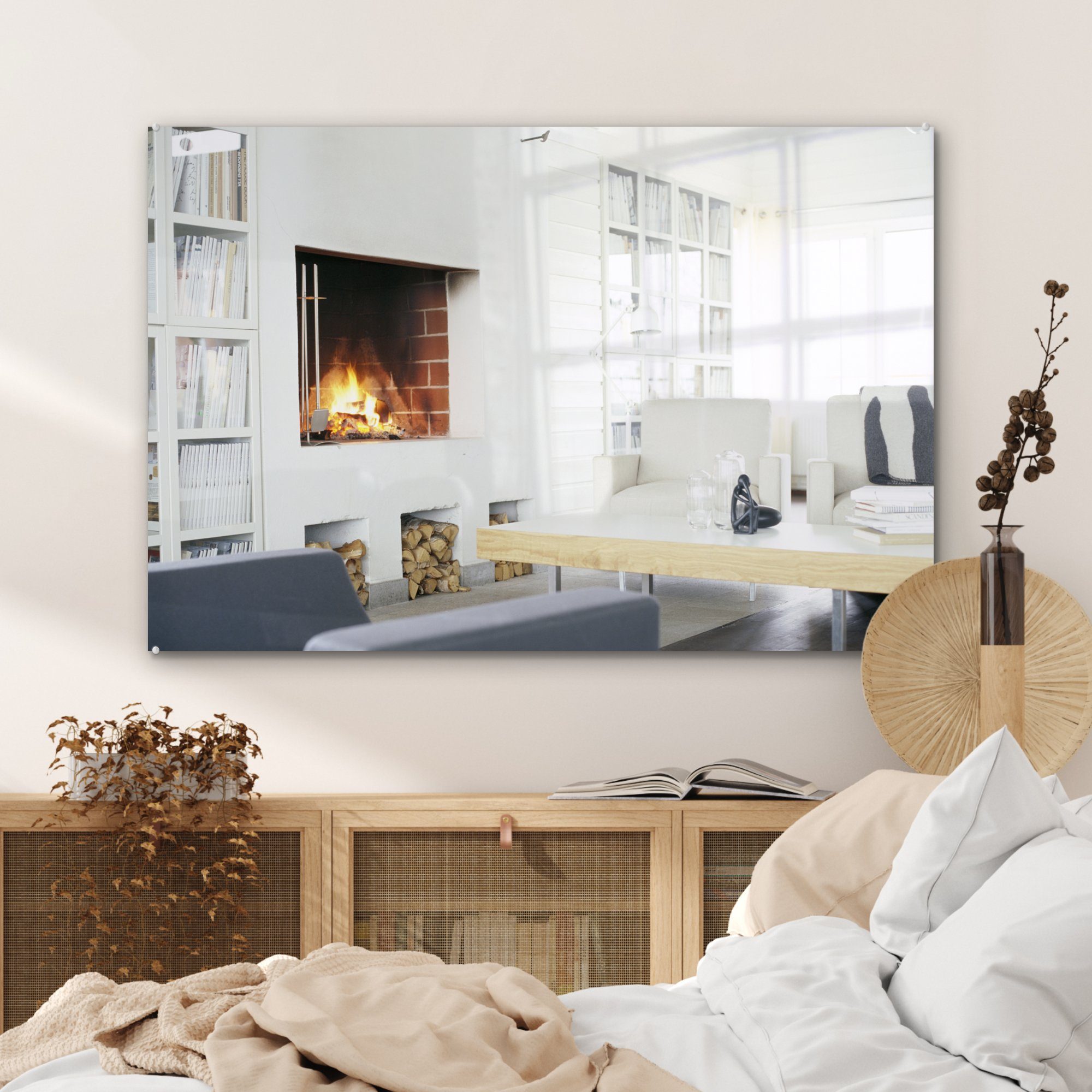 MuchoWow Acrylglasbild Kamin in einem Schlafzimmer & modernen Acrylglasbilder (1 Zimmer, Wohnzimmer St)