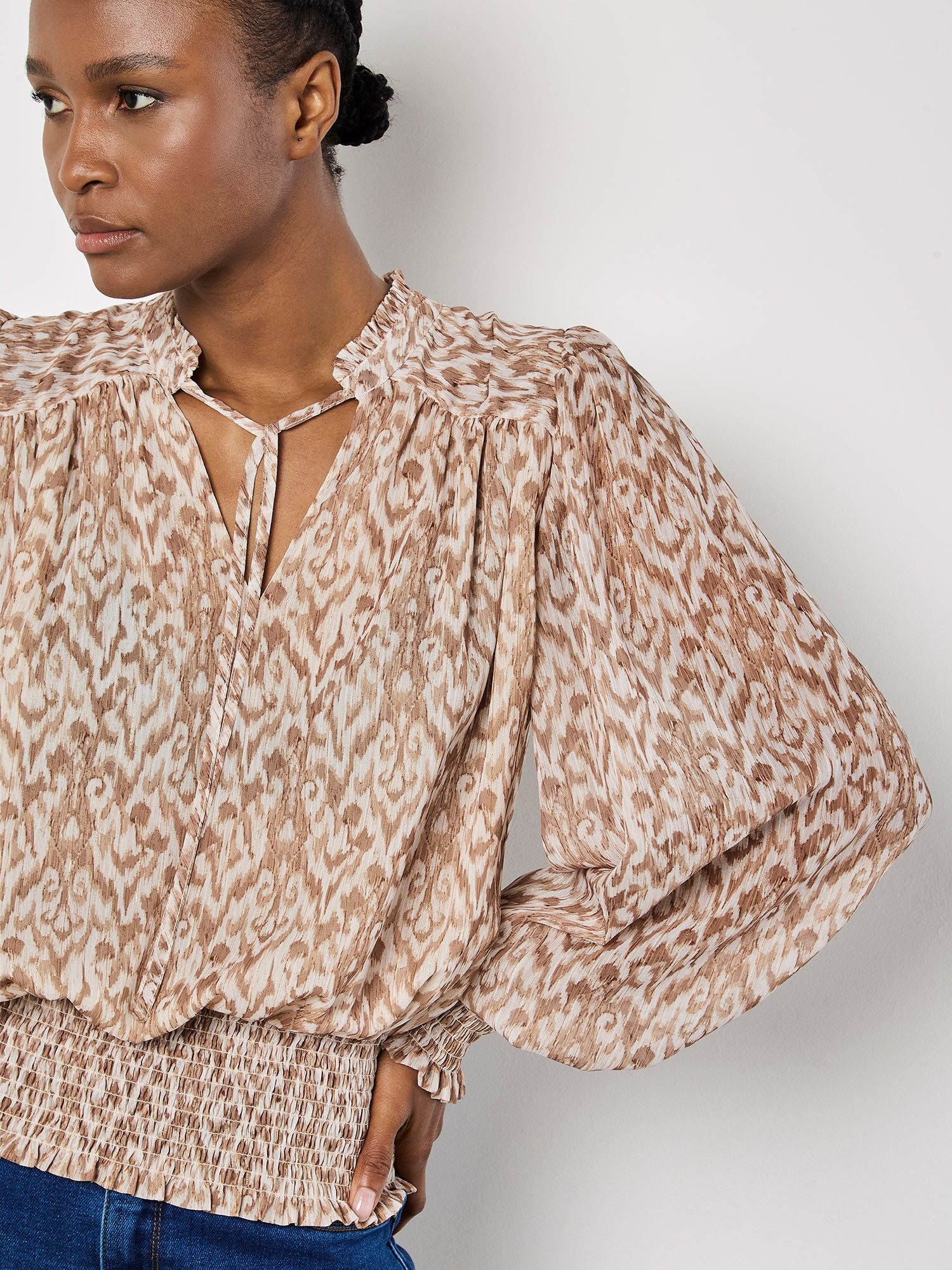 Apricot Blusentop Lurex Ikat Bluse zum Raffen mit Smokdetails günstig online kaufen