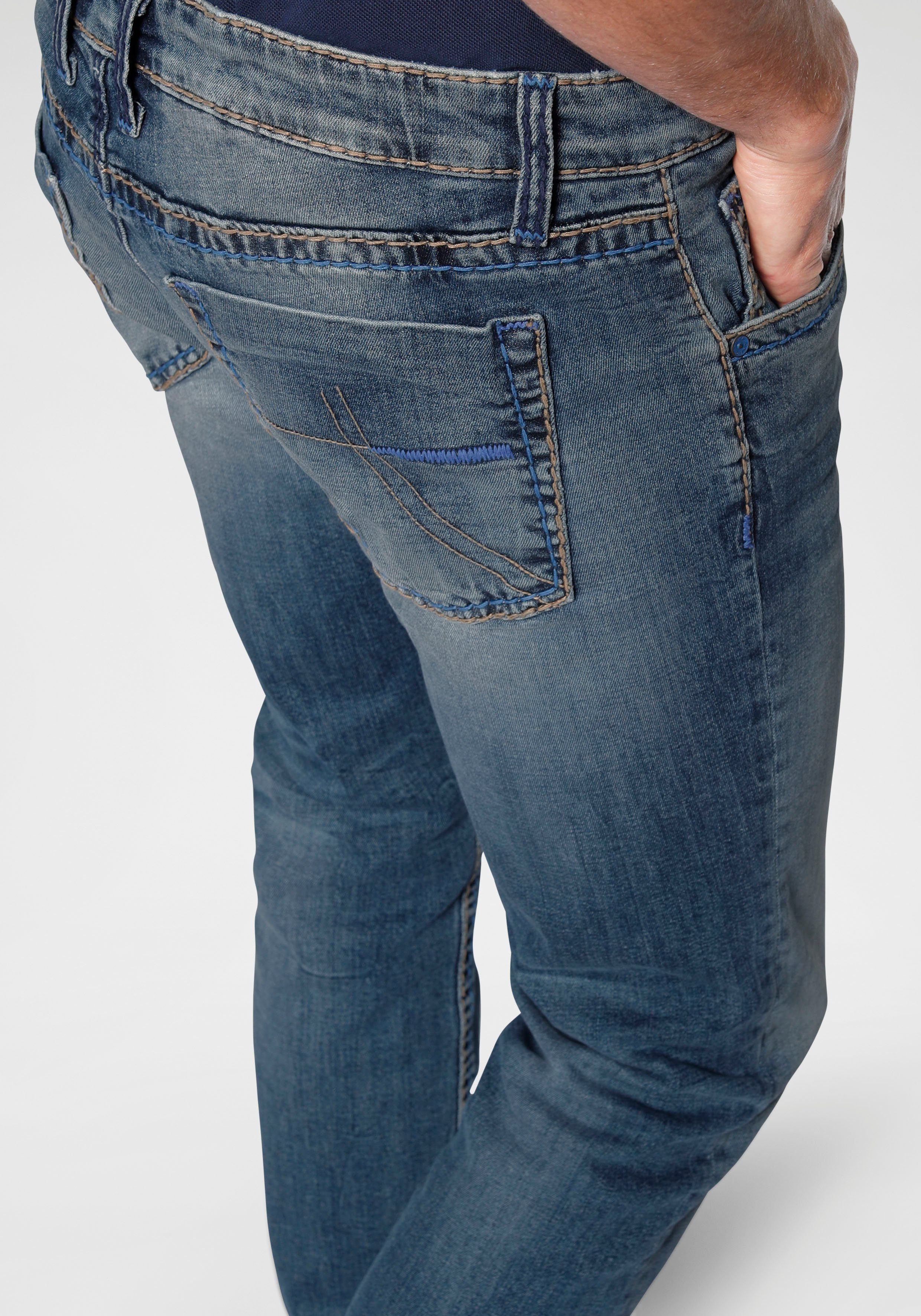Straight-Jeans Steppnähten dark-used-vintage markanten mit NI:CO:R611 DAVID CAMP