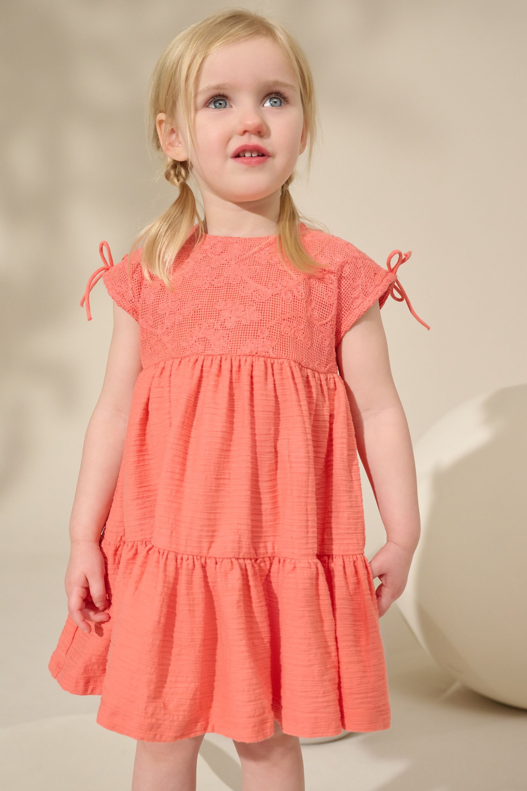 Next Sommerkleid Ärmelloses Spitzenkleid (1-tlg)