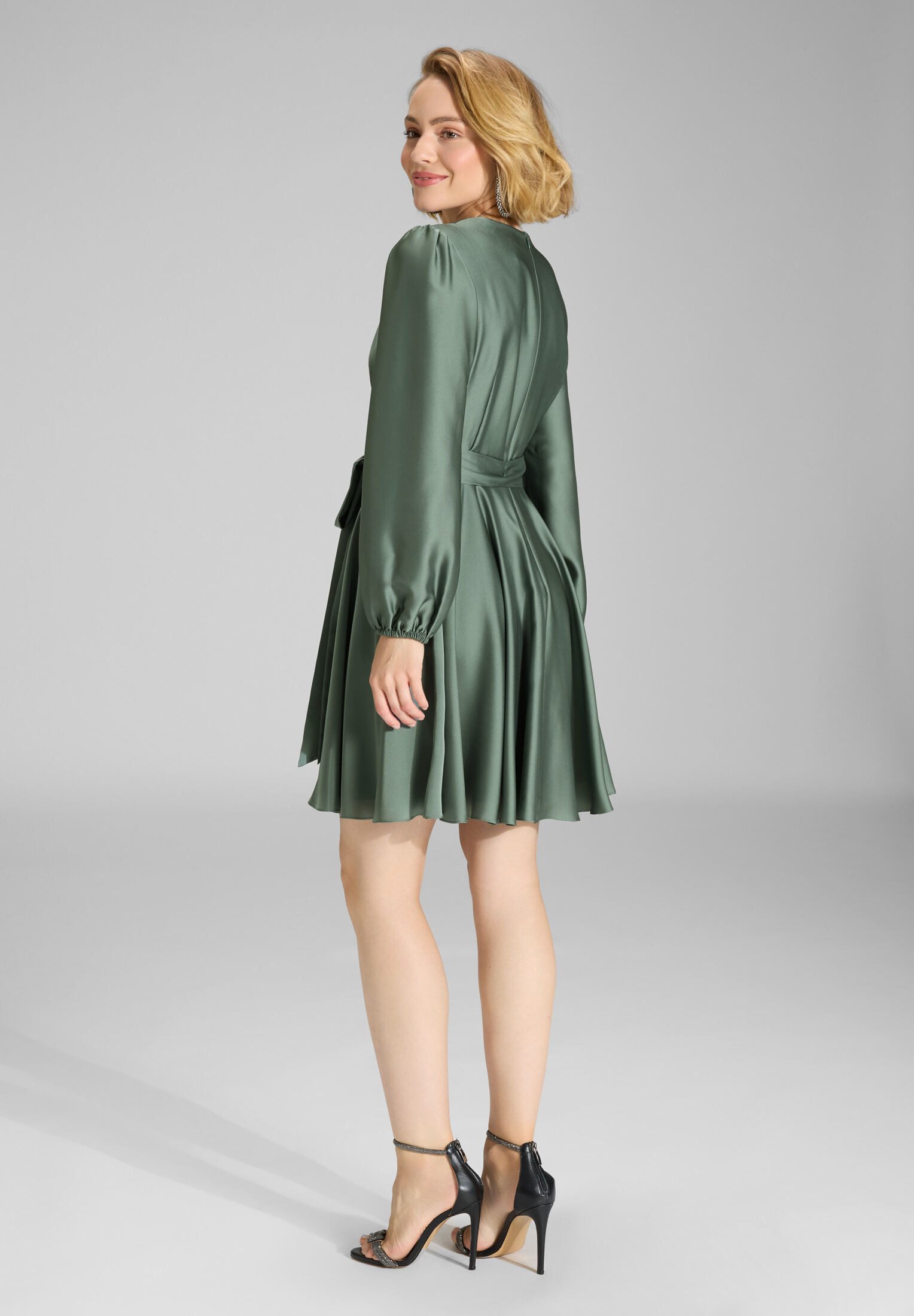 SWING Cocktailkleid Taillierter Schnitt mit ausgestelltem Rockteil günstig online kaufen