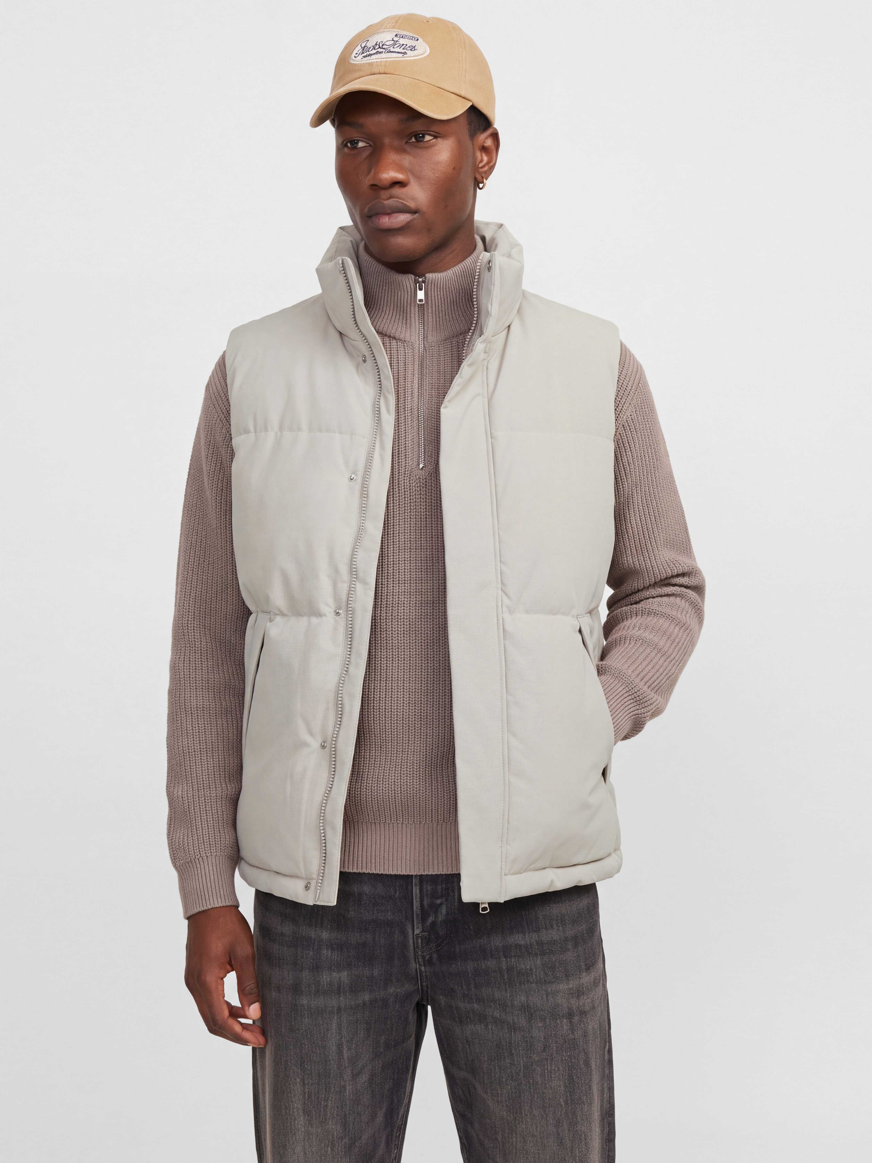 Jack & Jones Steppweste JJESOHO BODYWARMER AW26 SN Kunstfaser, mit Stehkragen
