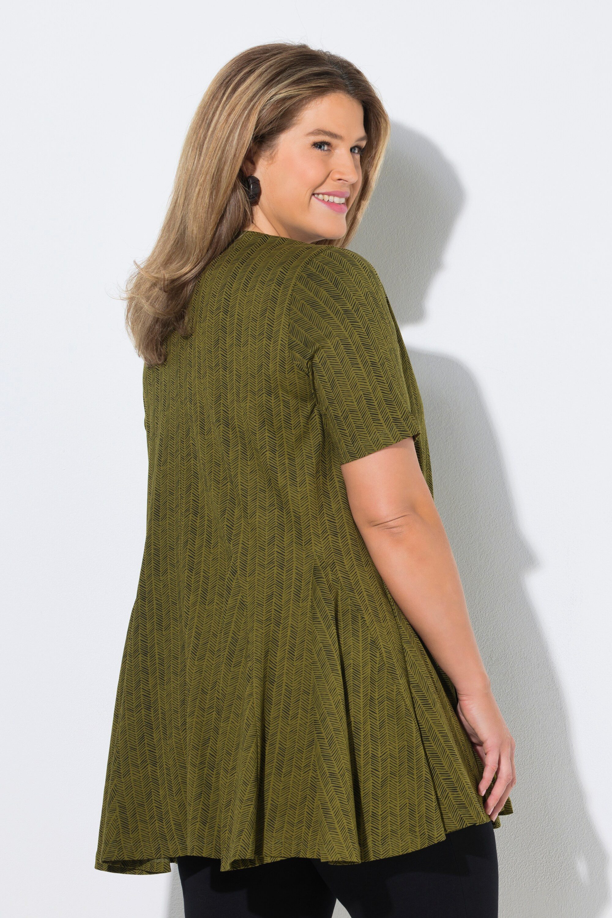 Ulla Popken Longshirt T-Shirt Fischgrat Godetfalten Tunika-Ausschnitt