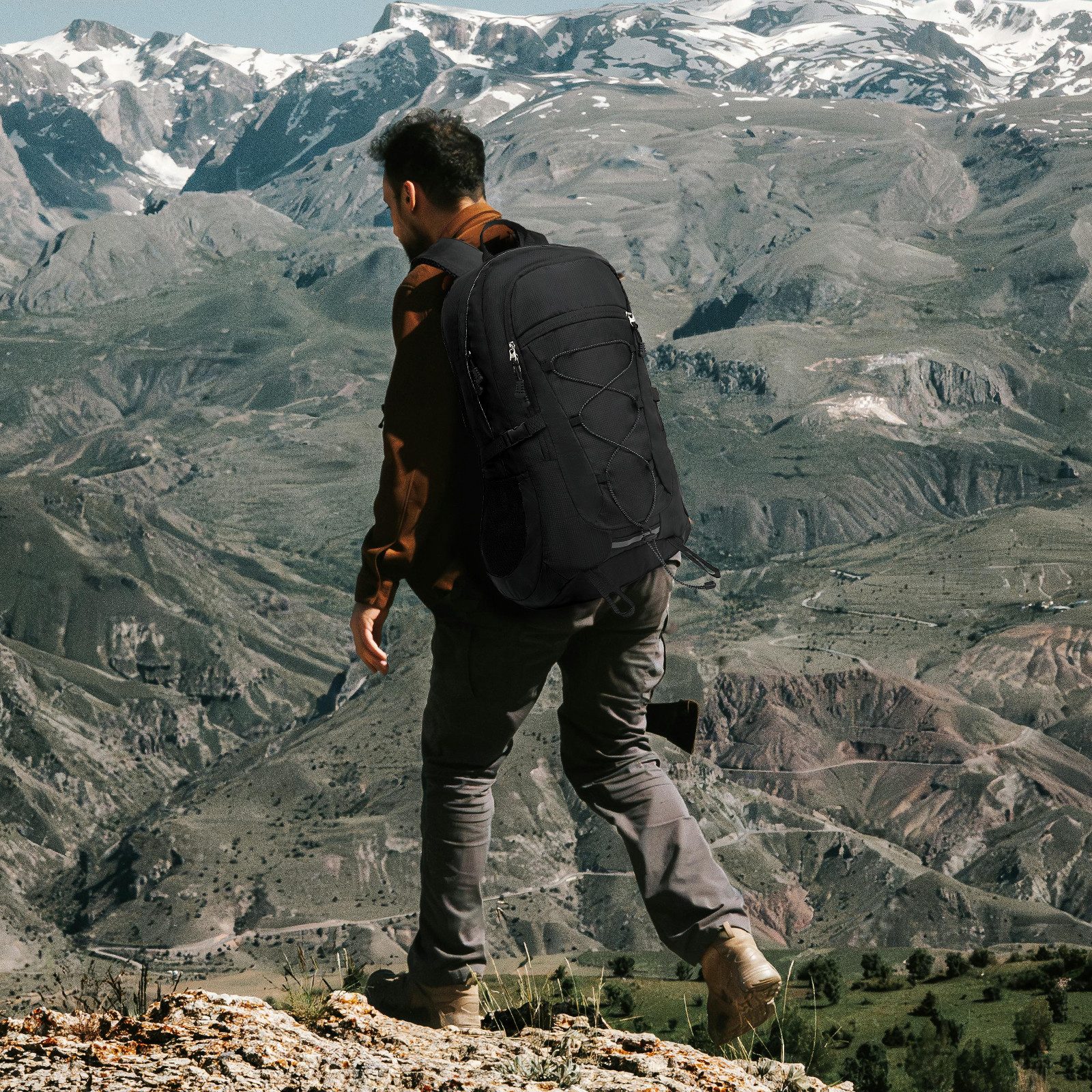 TAN.TOMI Wanderrucksack 45L Wanderrucksack Herren Damen, Wasserdicht Trekkingrucksack (inkl. Reflexstreifen, mit Federtasche, Geldbōrse und Laptopfach), Für Wandern, Radfahren, Klettern, Bergsteigen und Reisen Sport