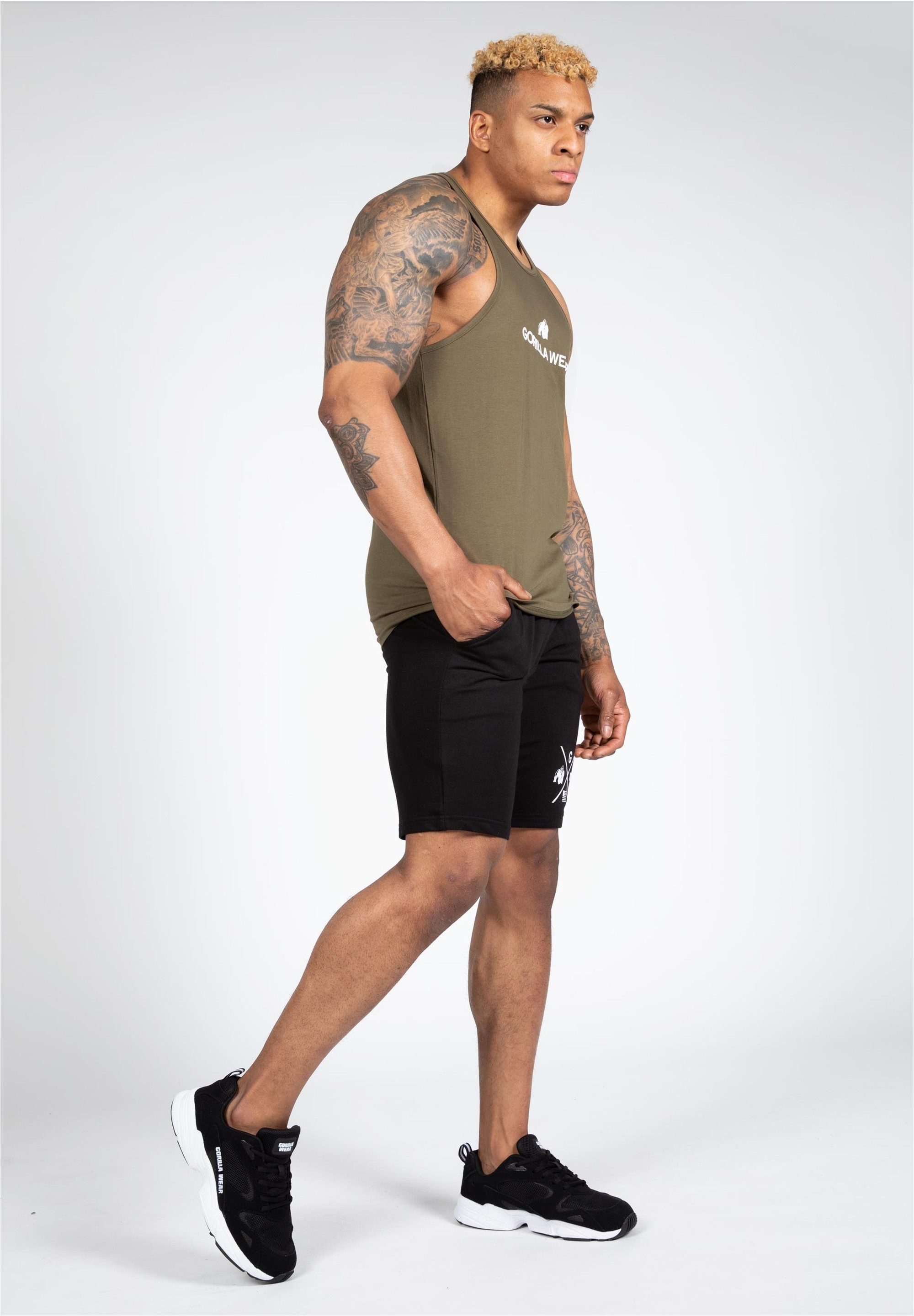 Gorilla Wear Funktionsshirt aus dehnbarem Material