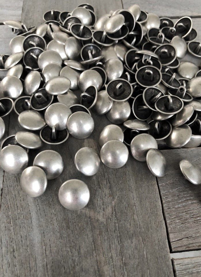 Thumbnail - Hartmann-Knöpfe Knopf 1 Set (10 Knöpfe) silber matt leicht gewölbte Ösenknöpfe aus Metall
