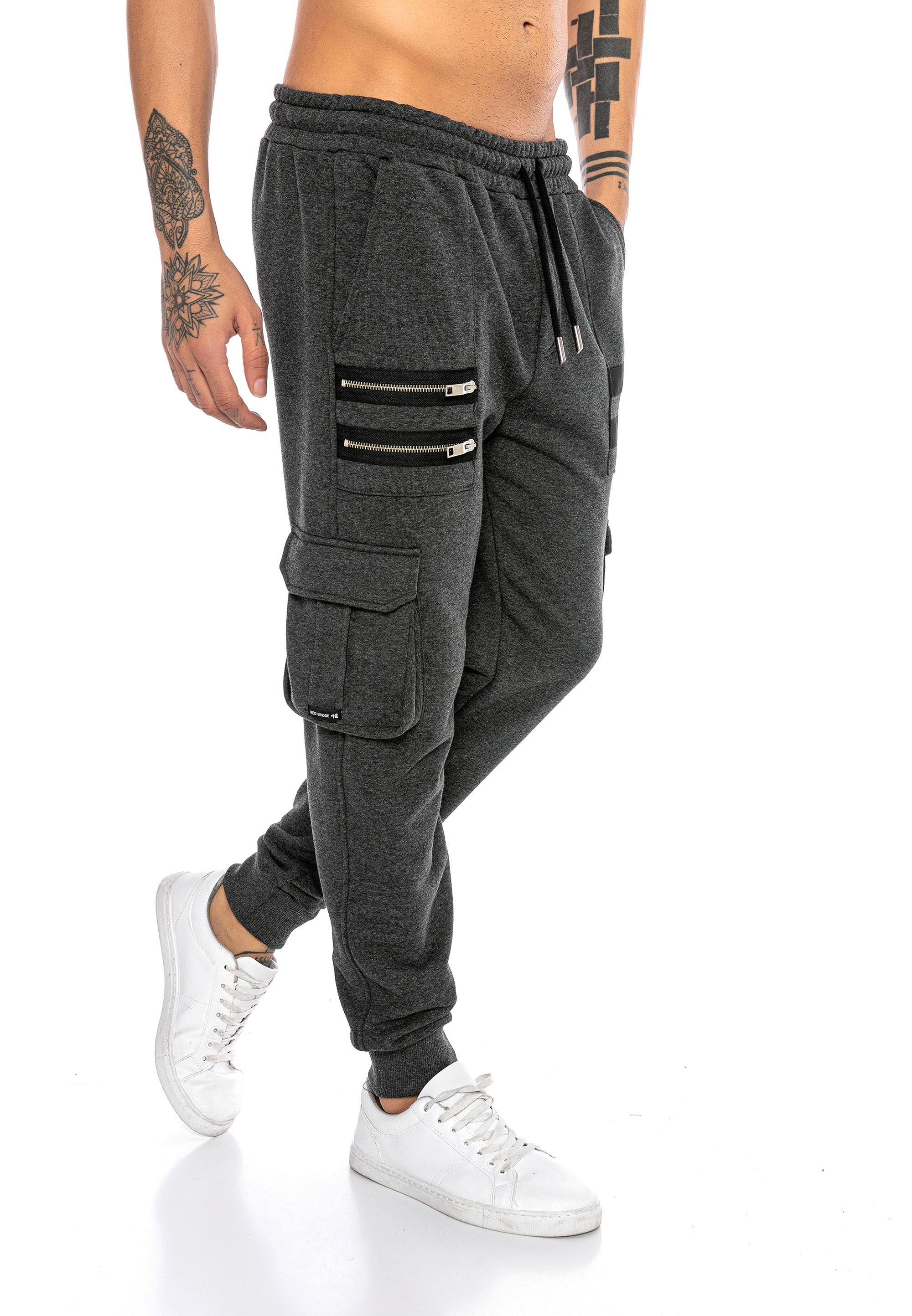Jogginghose im Cargo Design - Bequeme Passform mit Zipper Details