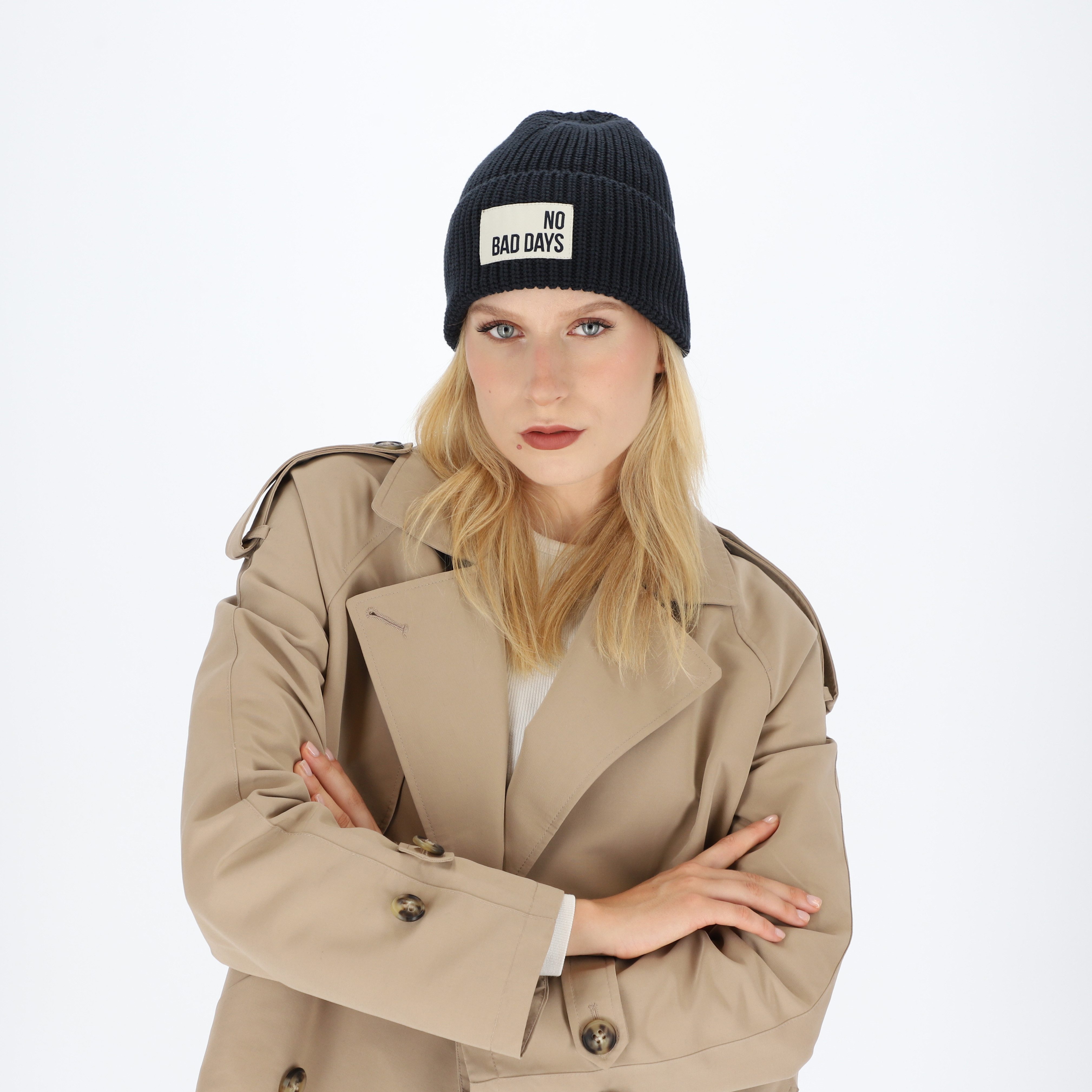 halsüberkopf Accessoires Strickmütze Achtsamkeit mit Statement-Badge günstig online kaufen