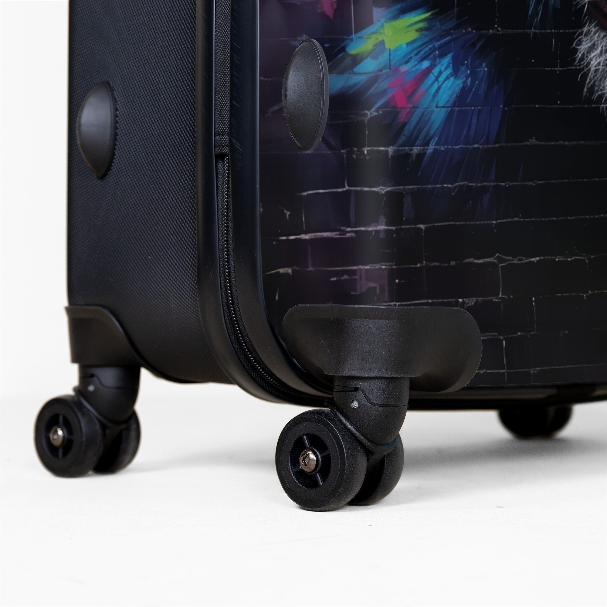 NoBoringSuitcases.com© Hartschalen-Trolley Buntes Äffchen mit Kopfhörern günstig online kaufen