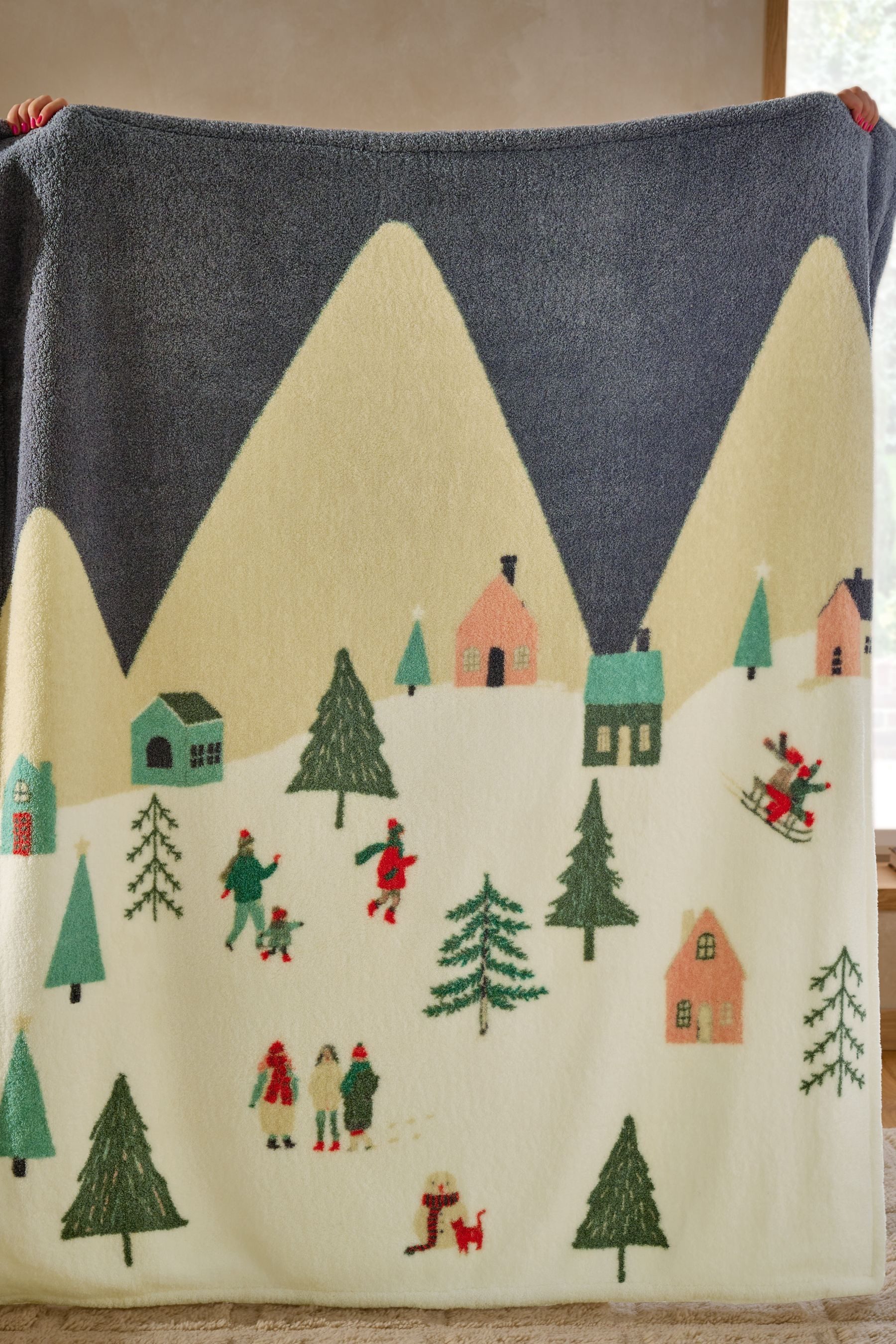 Überwurf Fleecedecke mit Winterszene, Next