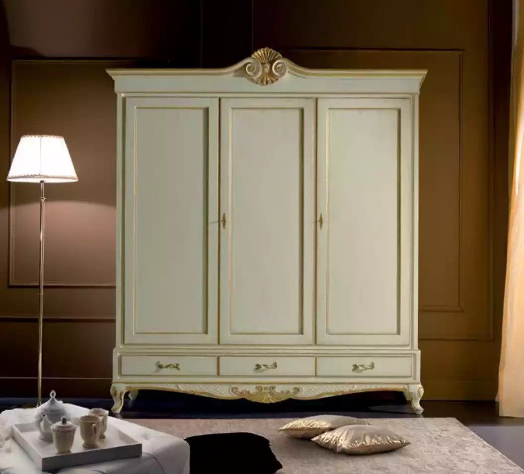 Kleiderschrank Klassischer Holzschrank für das Schlafzimmer im eleganten Stil