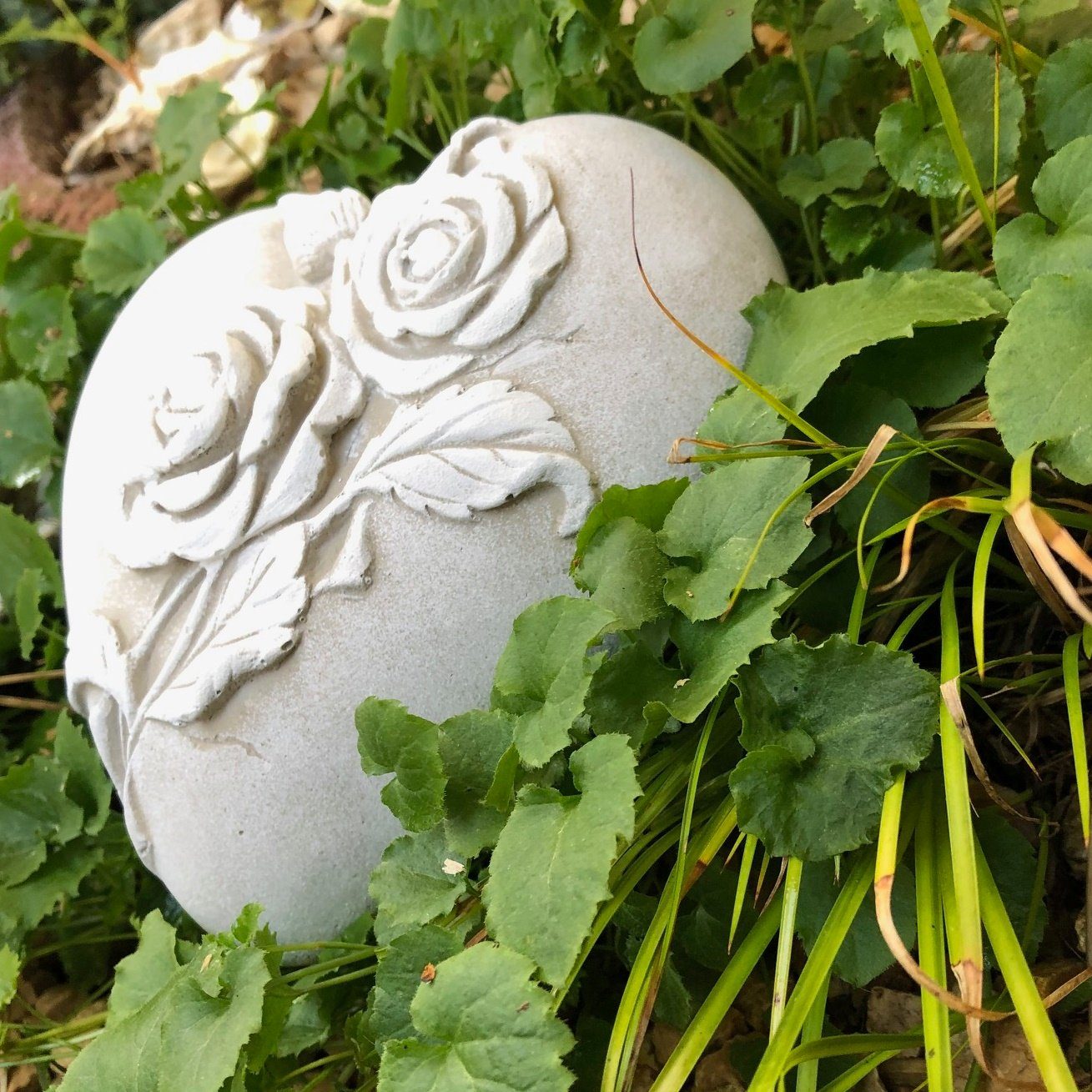 Radami Gartenfigur Grabherz Rosen Gedenkstein Grabschmuck Grabdeko Trauerhe günstig online kaufen