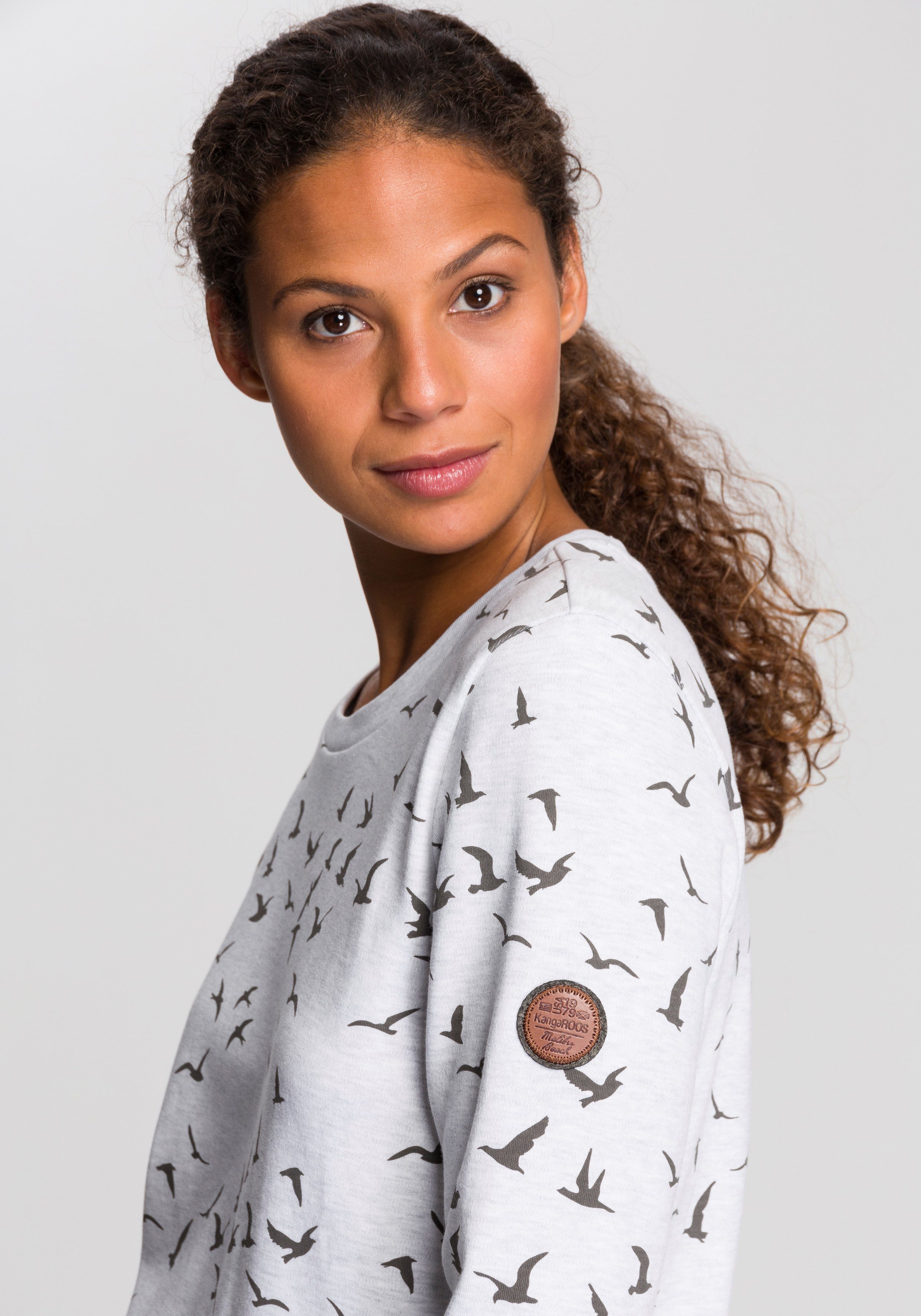 KangaROOS Sweatshirt mit modischem ecru-meliert Minimal-Allover-Print