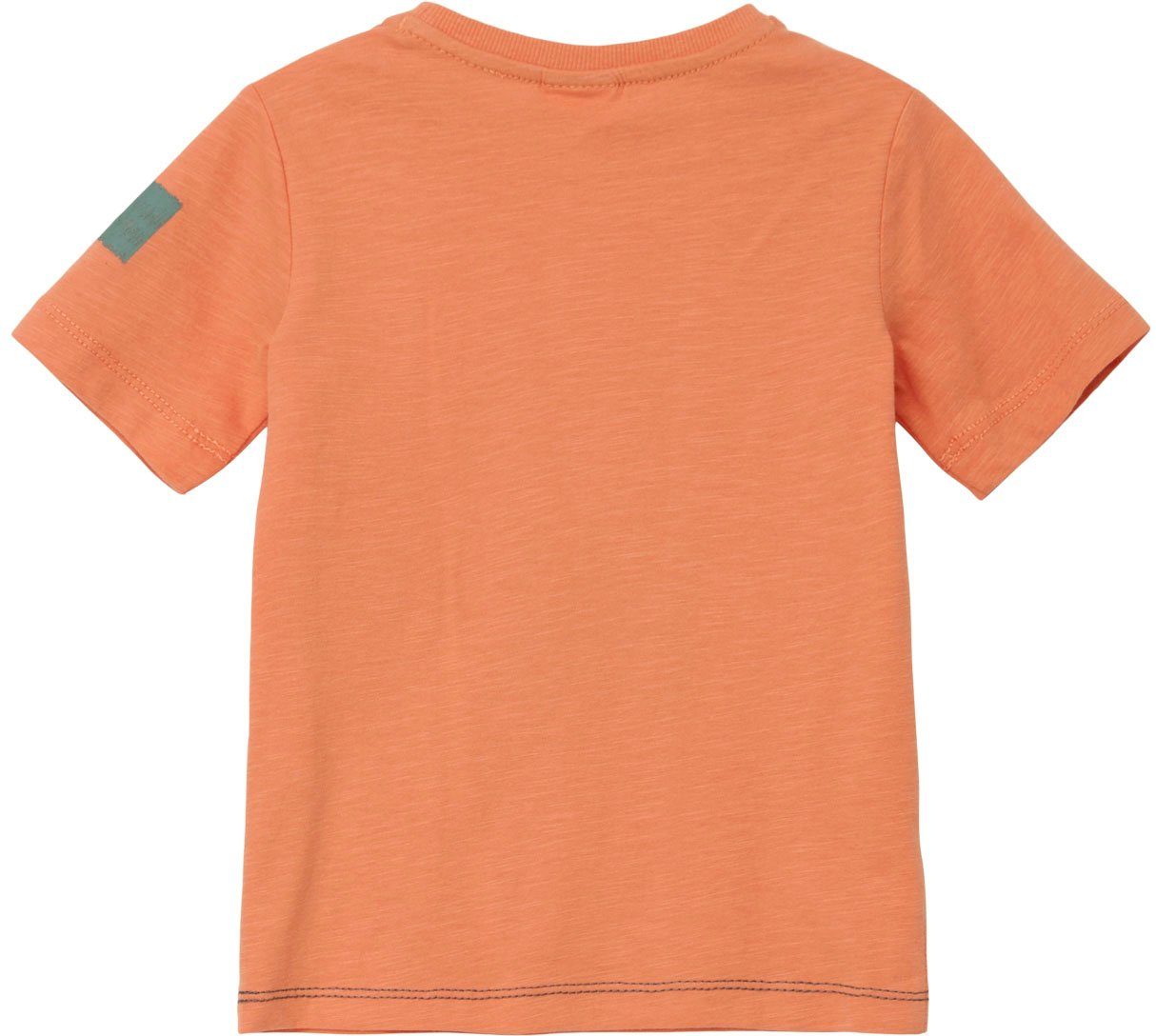 Junior Arm s.Oliver Stickereien am orange T-Shirt