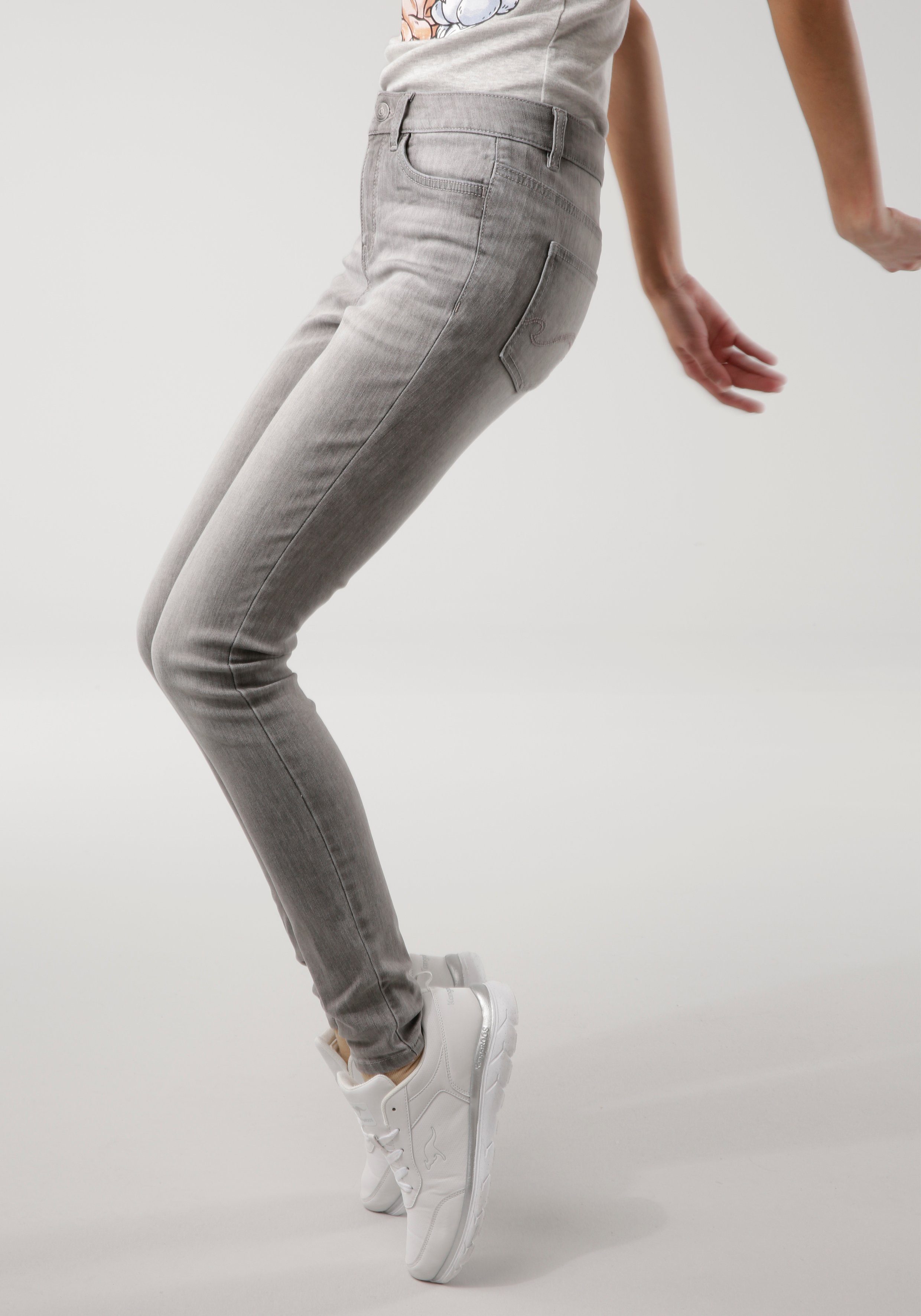 used-Effekt mit SKINNY RISE light-grey-used 5-Pocket-Jeans KangaROOS SUPER HIGH