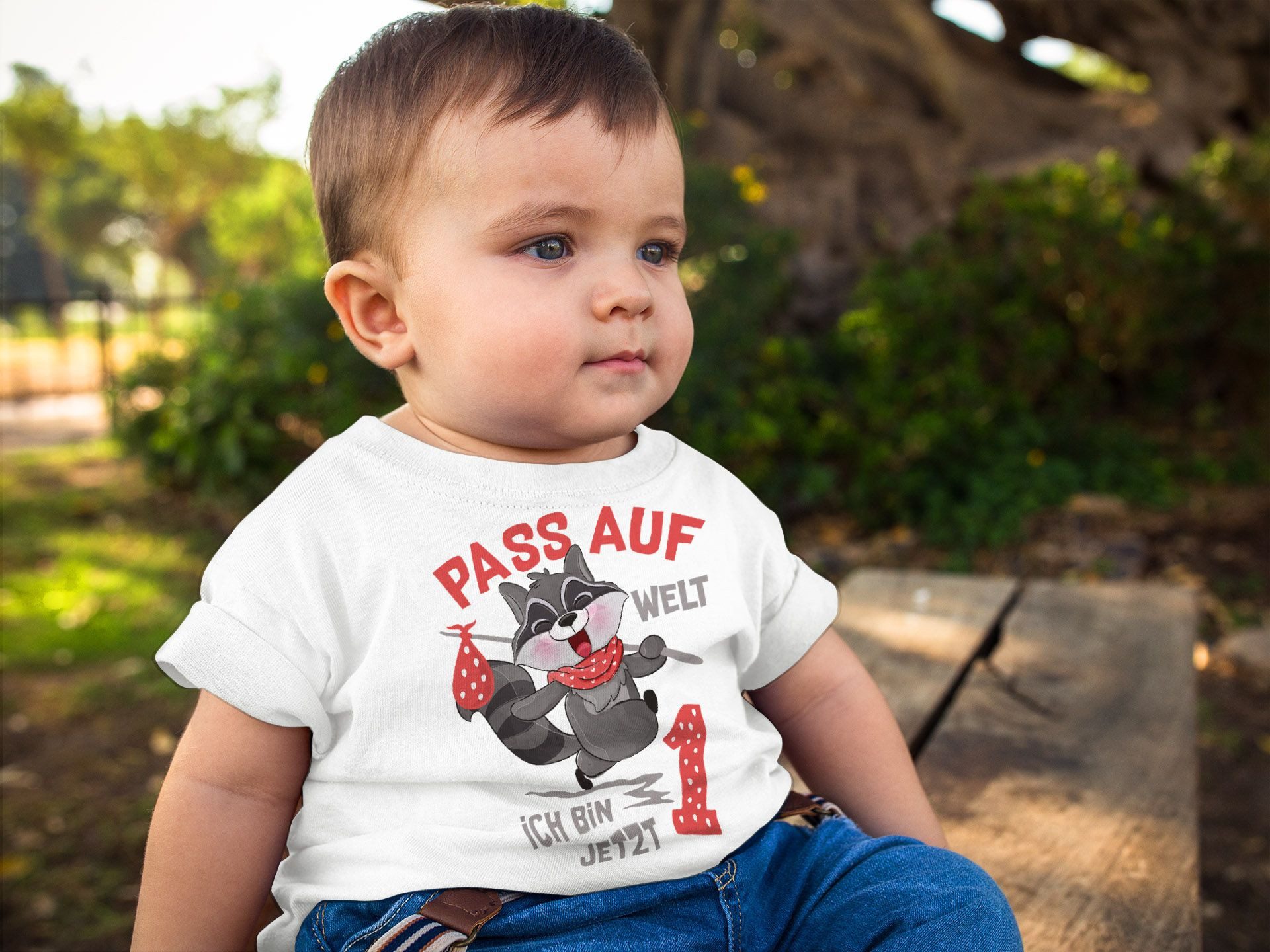 MoonWorks Print-Shirt Baby T-Shirt 1. Geburtstag Pass auf Welt ich bin jetzt 1 Waschbär